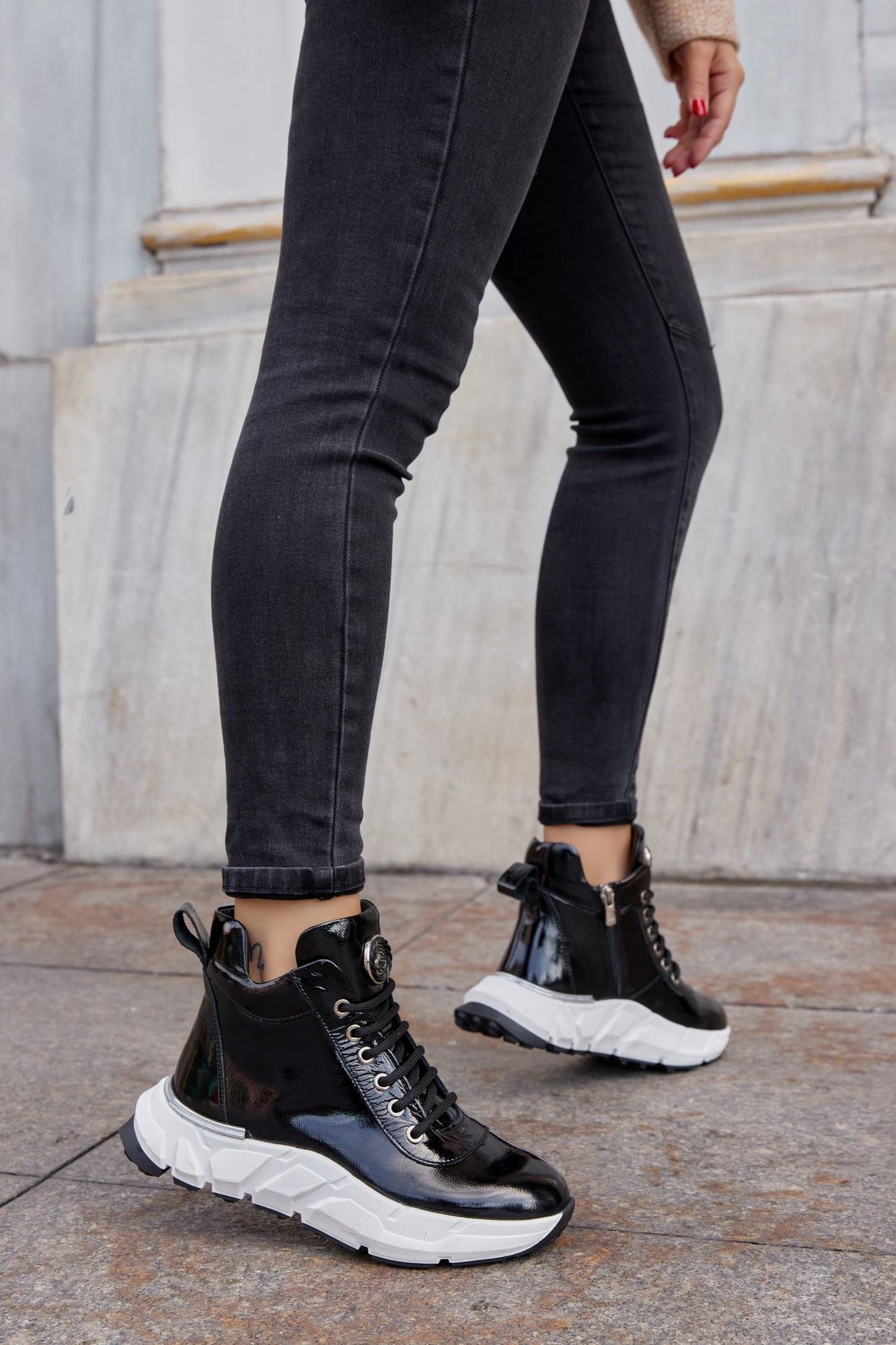 Harriet Siyah Rugan Deri Kadın Bot