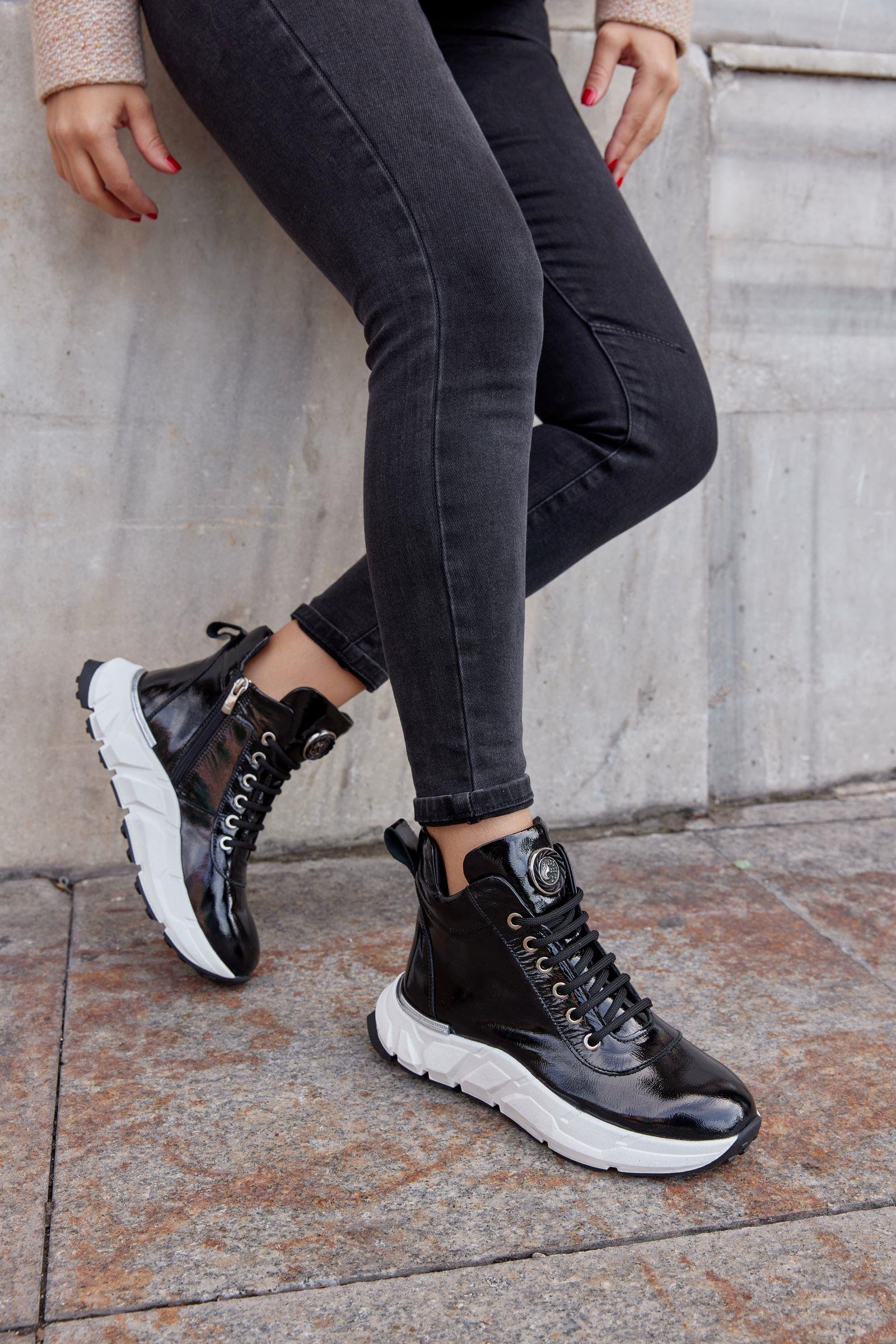 Harriet Siyah Rugan Deri Kadın Bot