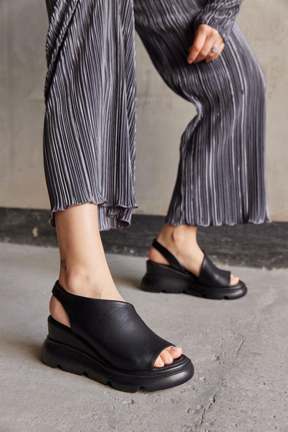 Heidi Black Leather Thick Soled Women's Sandals