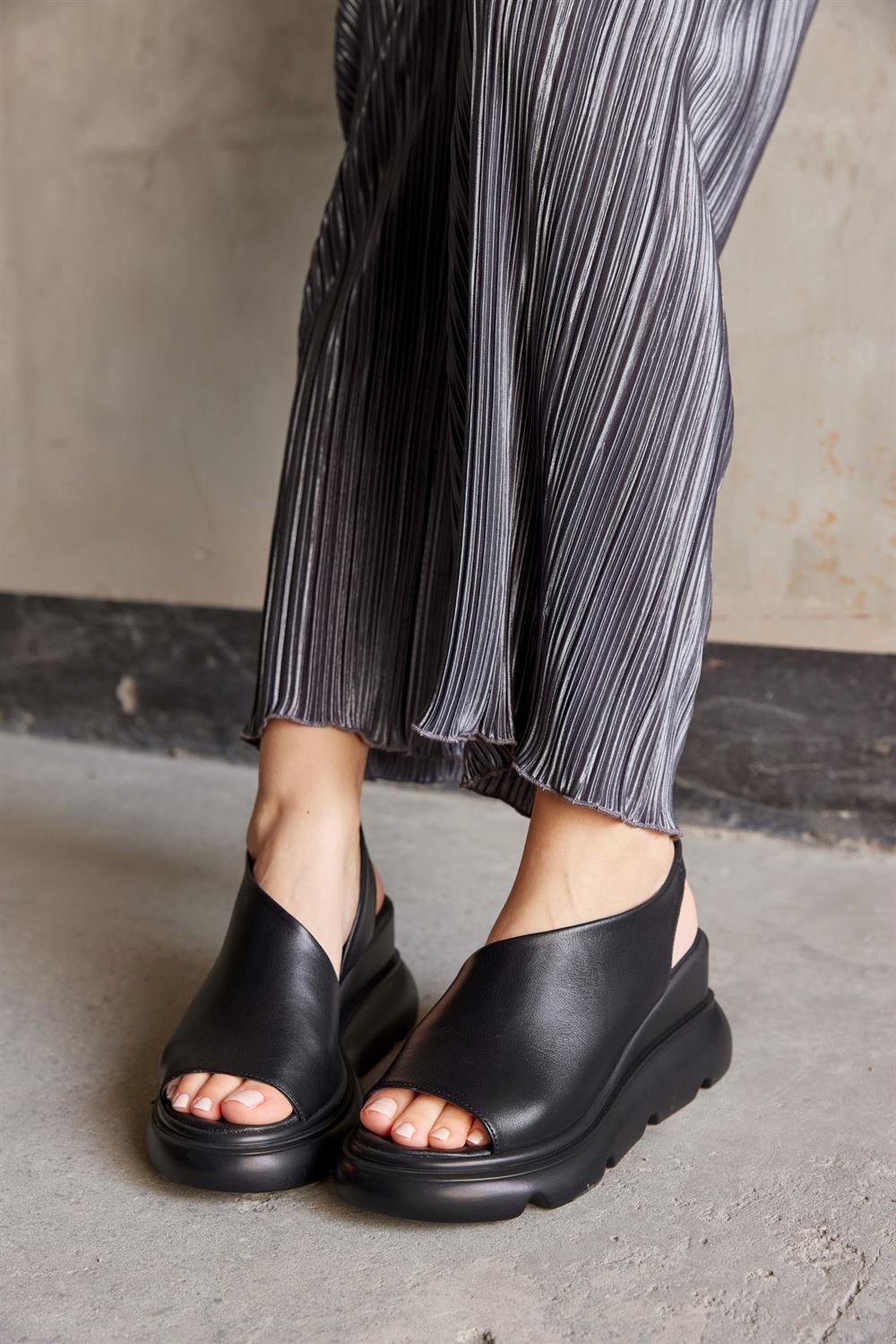 Heidi Black Leather Thick Soled Women's Sandals