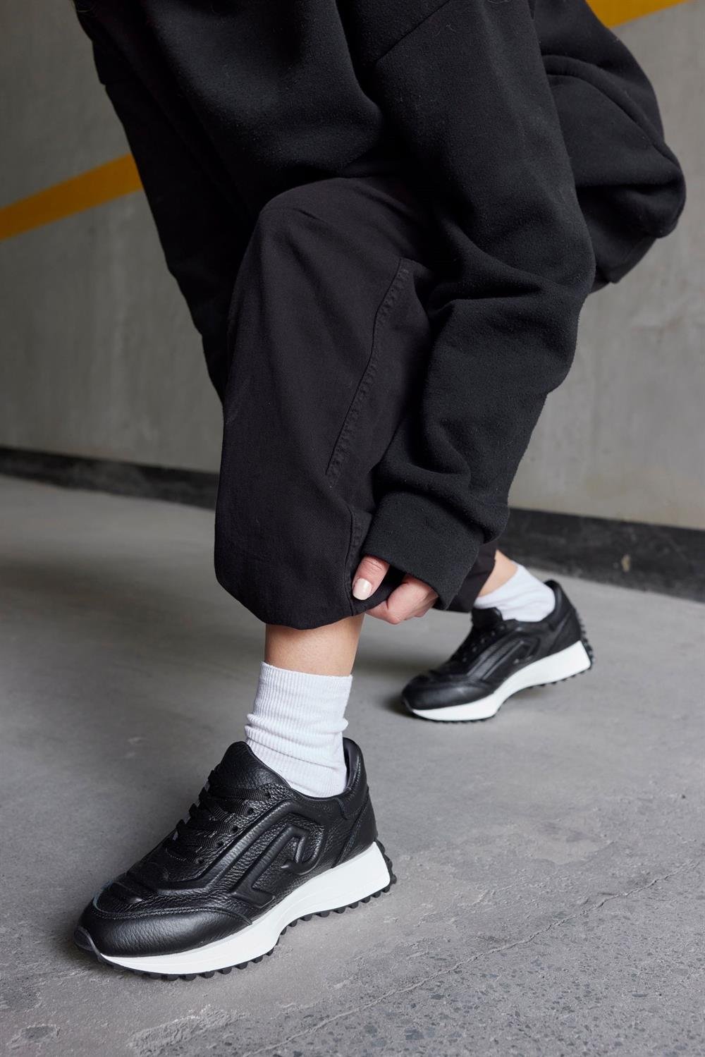 Hello Siyah Hakiki Deri Kadın Sneaker