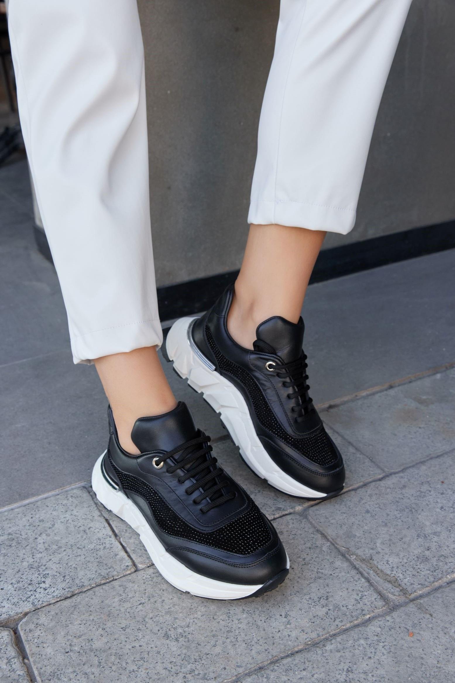 Hilary Siyah Hakiki Deri Taşlı Kadın Sneaker