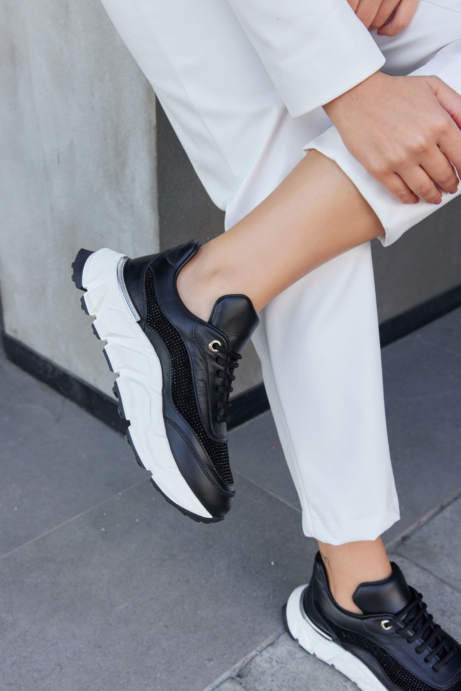 Hilary Siyah Hakiki Deri Taşlı Kadın Sneaker