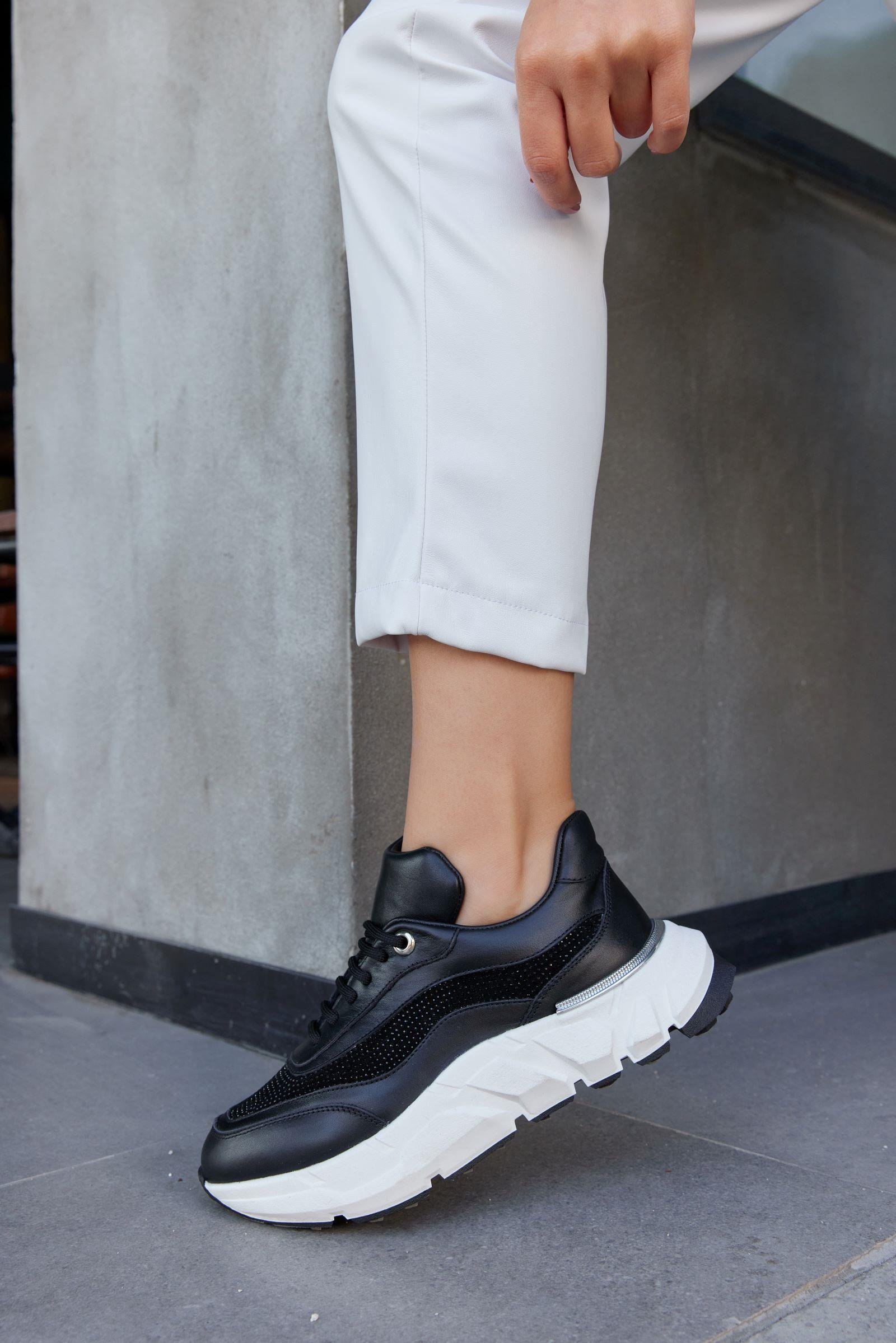 Hilary Siyah Hakiki Deri Taşlı Kadın Sneaker