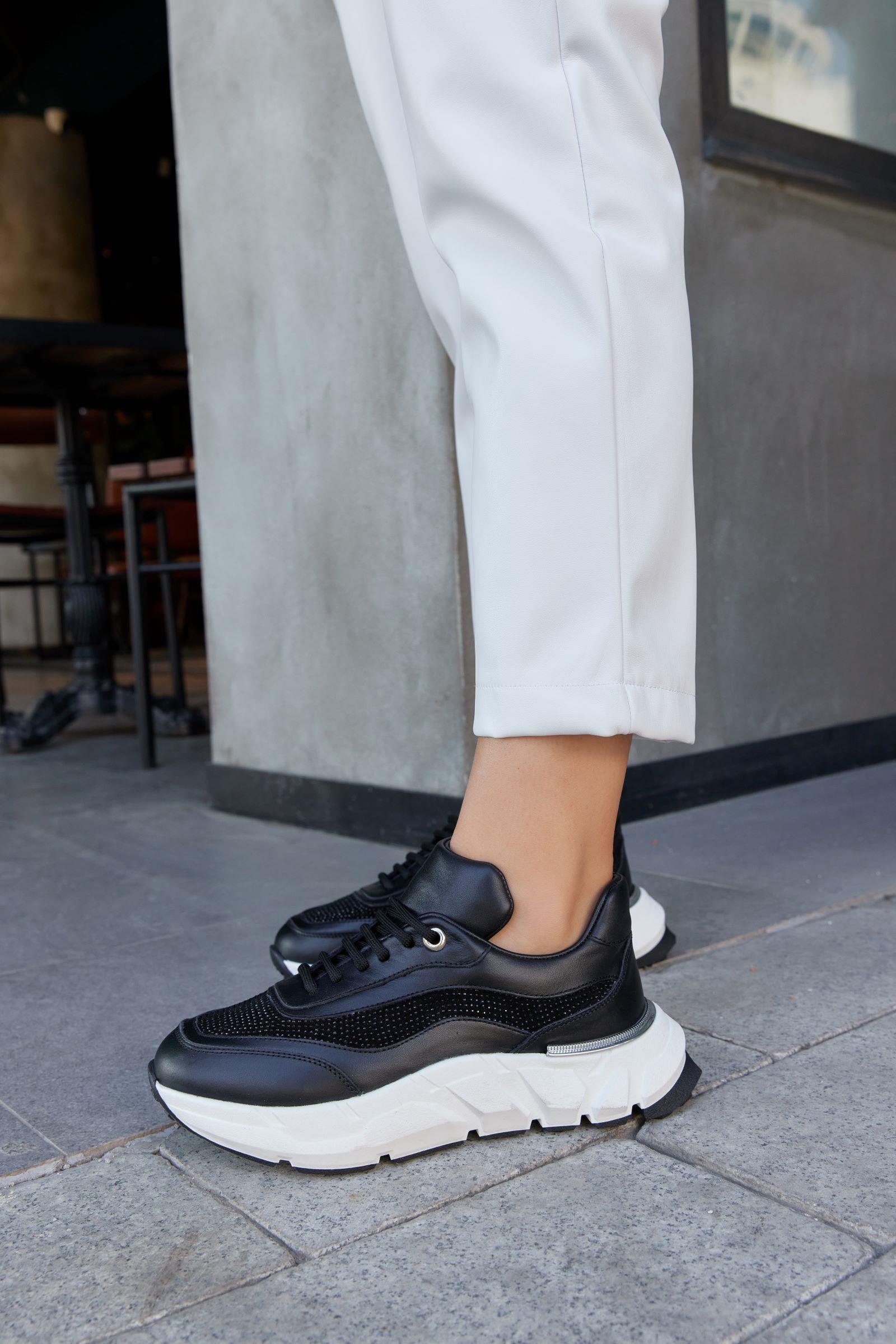 Hilary Siyah Hakiki Deri Taşlı Kadın Sneaker