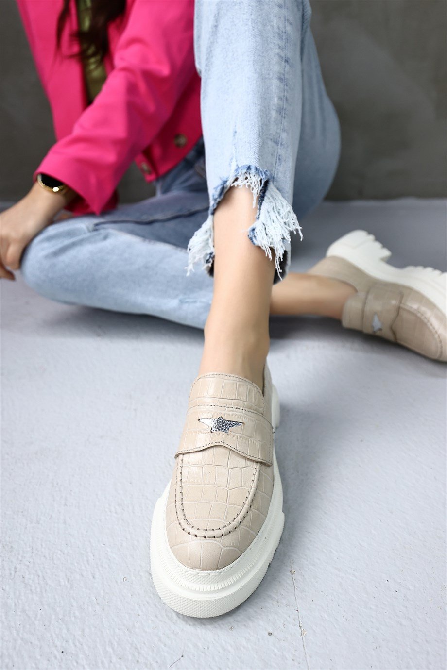 Holmes Bej Krokodil Desenli Kadın Hakiki Deri Loafer