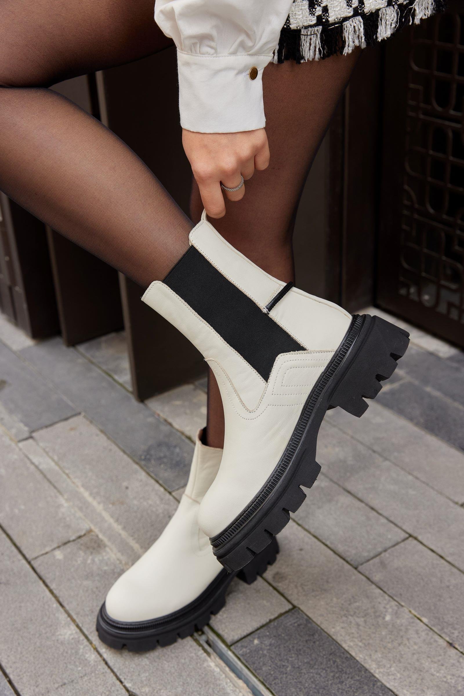 Jolly Bej Hakiki Deri Kalın Tabanlı Kadın Bot