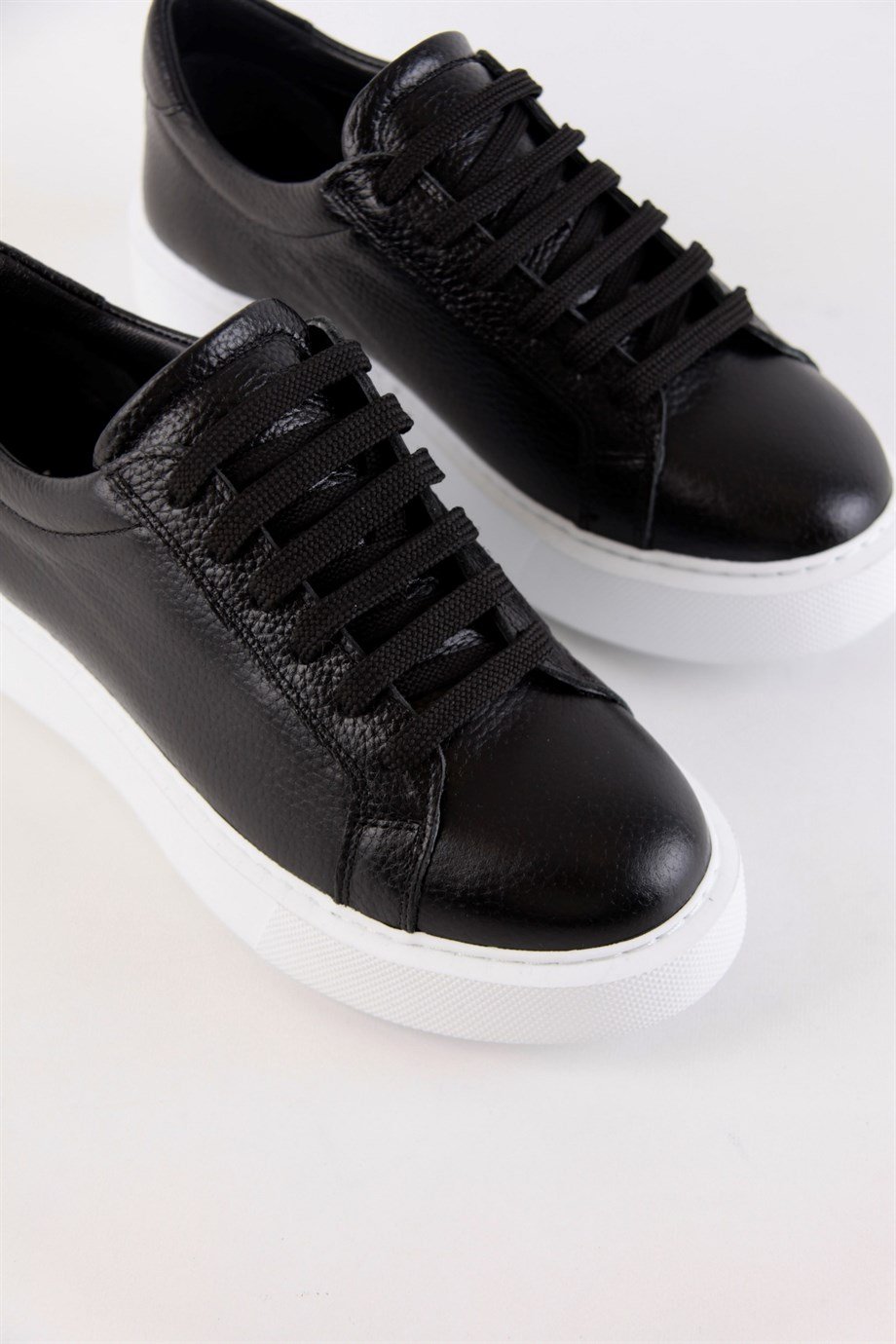 Julia Siyah Hakiki Deri Kadın Sneaker