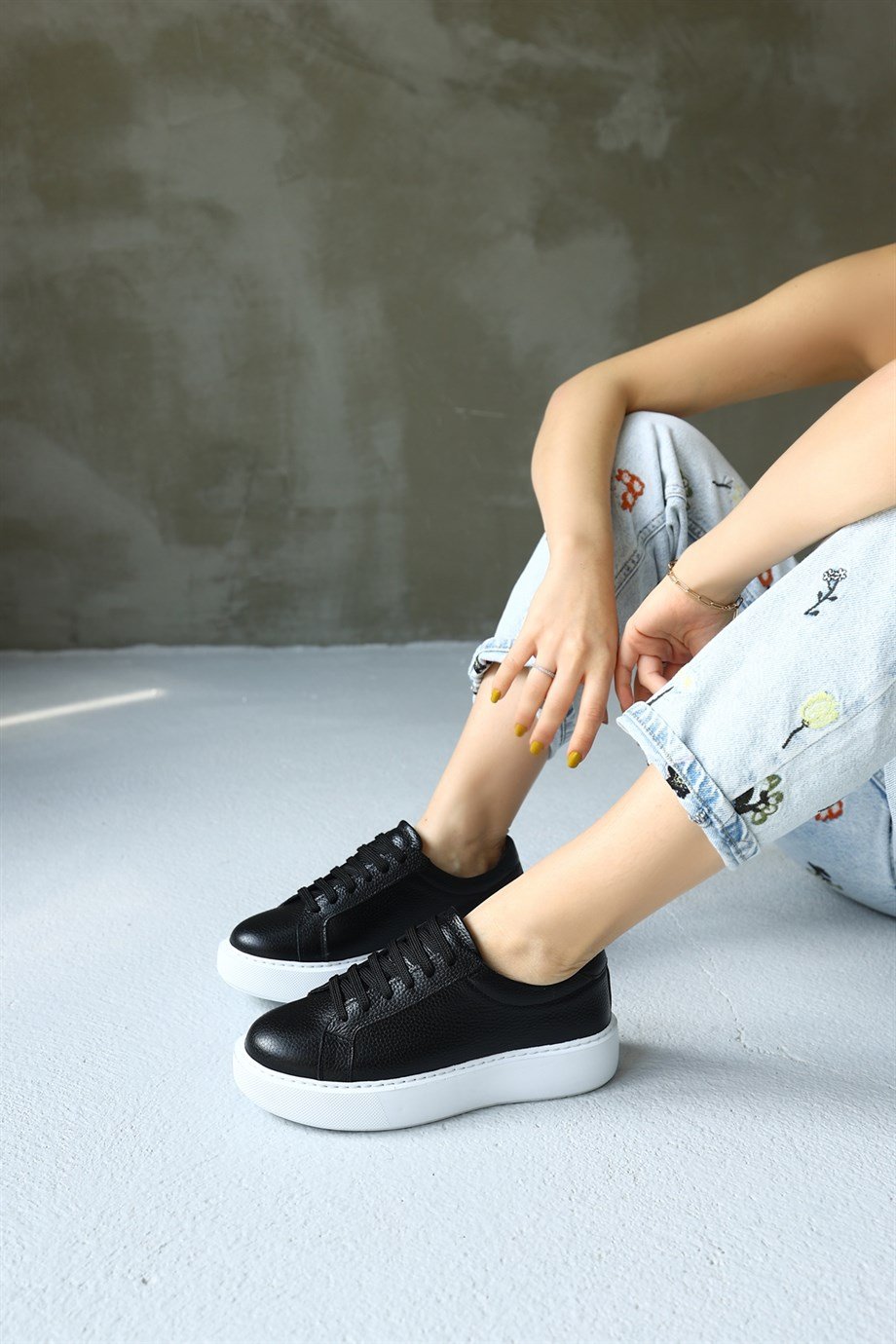 Джулиа Черные Женские Кроссовки из Натуральной Кожи 