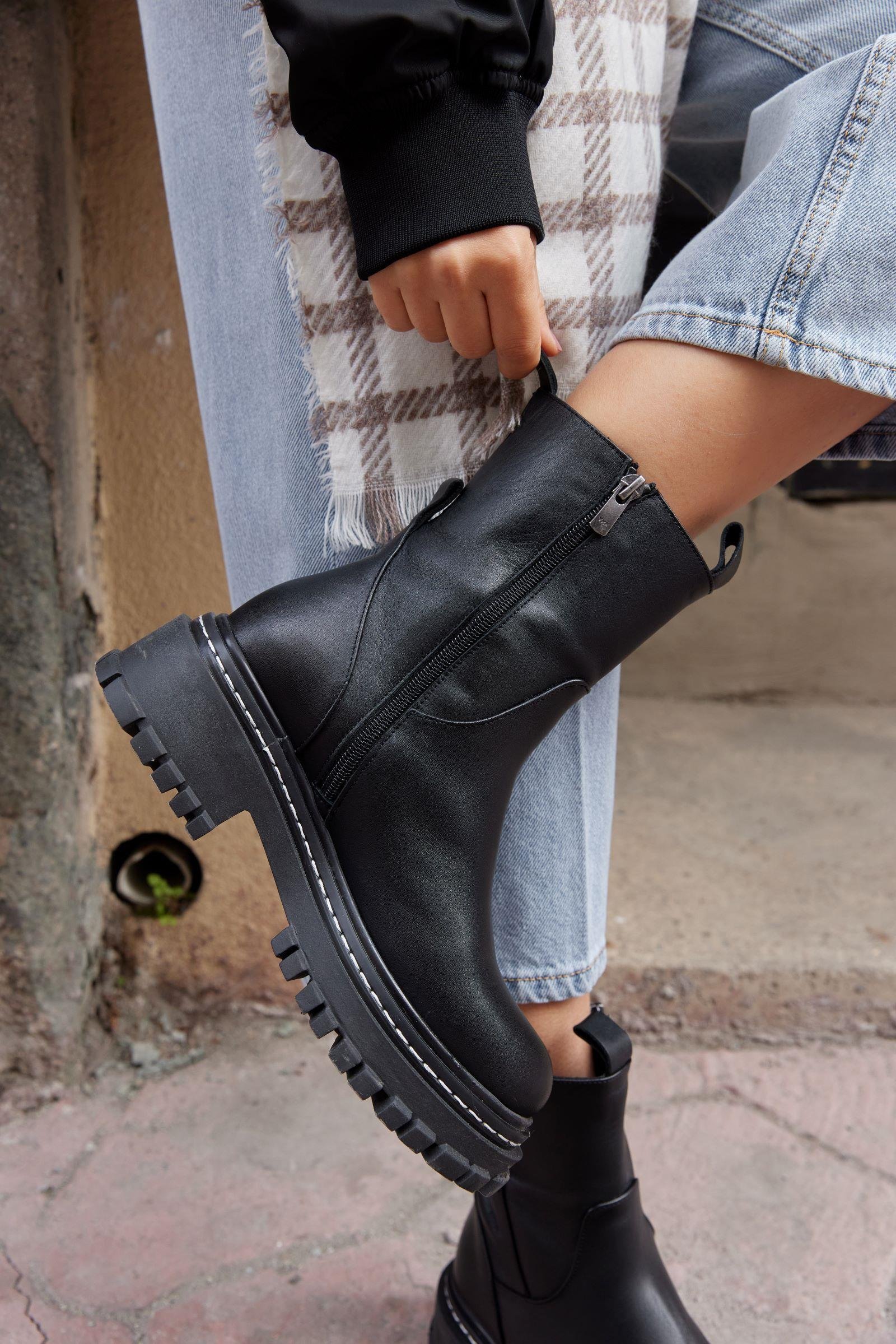 Kalita Siyah Hakiki Deri Kadın Bot