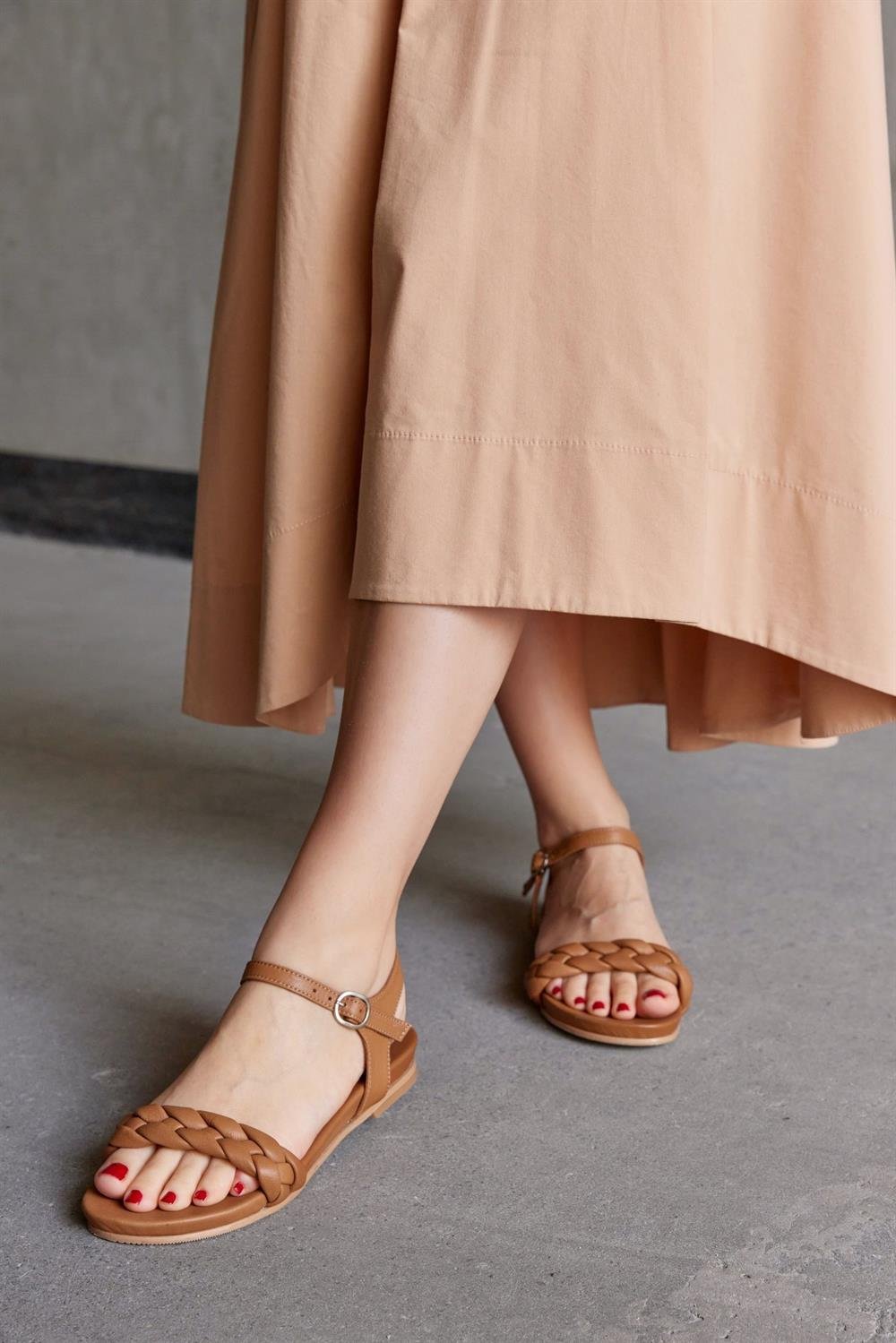 Layla Taba Hakiki Deri Kadın Sandalet