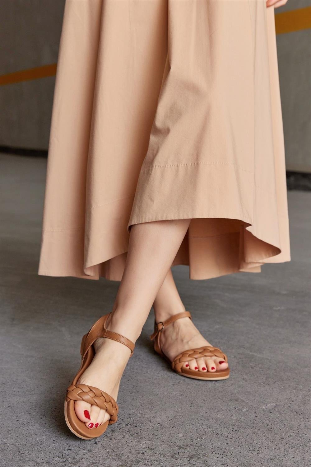 Layla Taba Hakiki Deri Kadın Sandalet