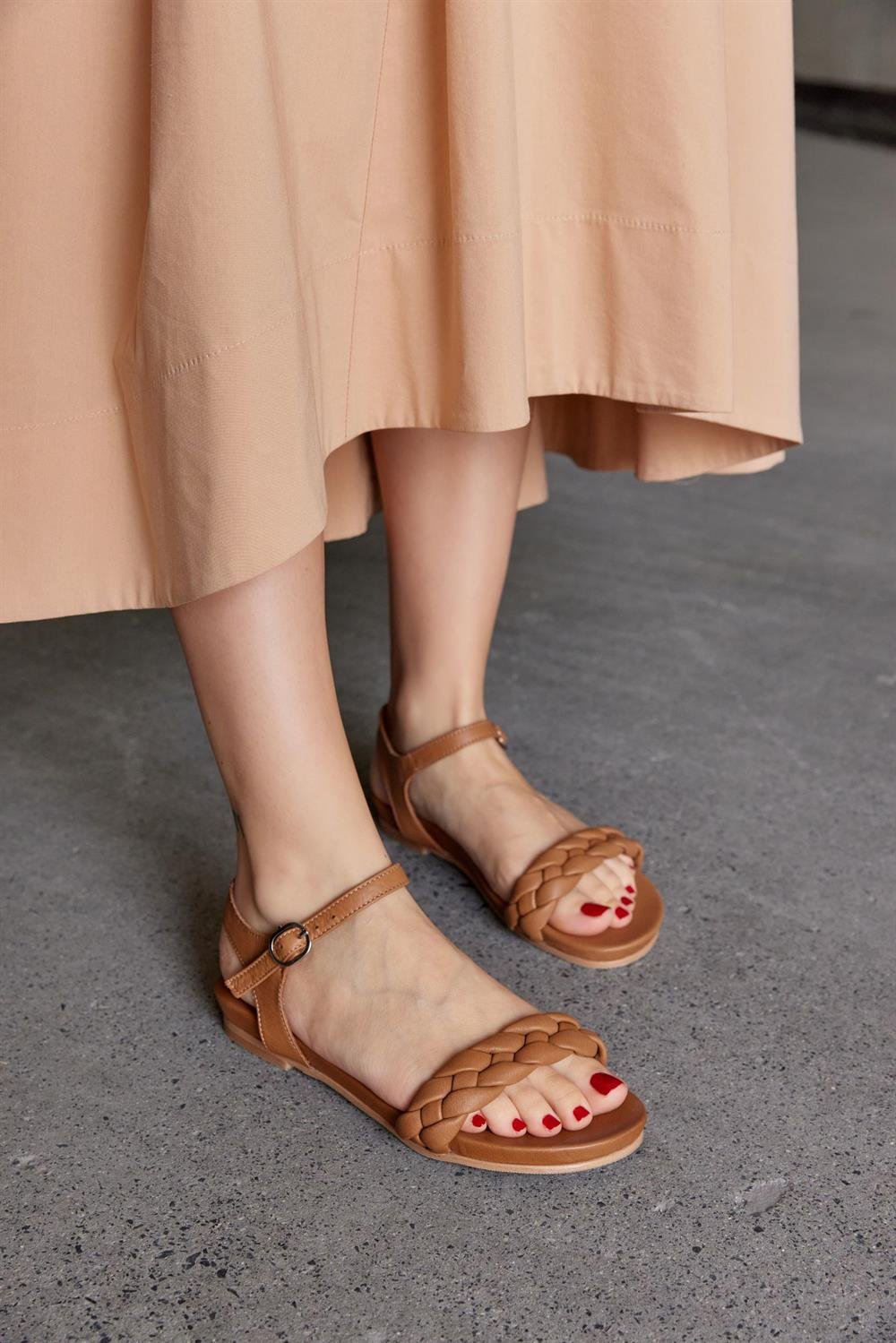 Layla Taba Hakiki Deri Kadın Sandalet