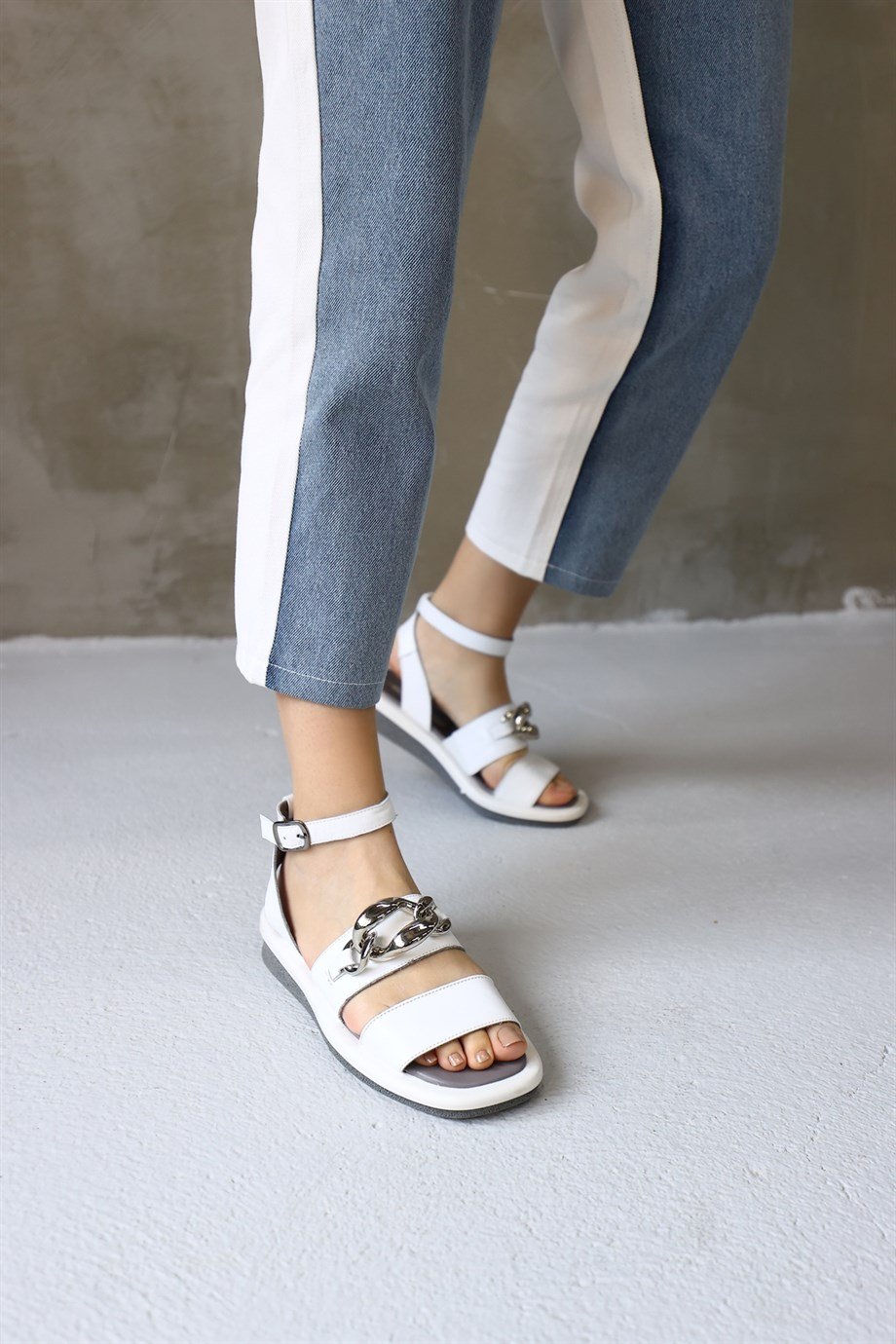 Lera White Leather Silver Chain Accessory Sandals