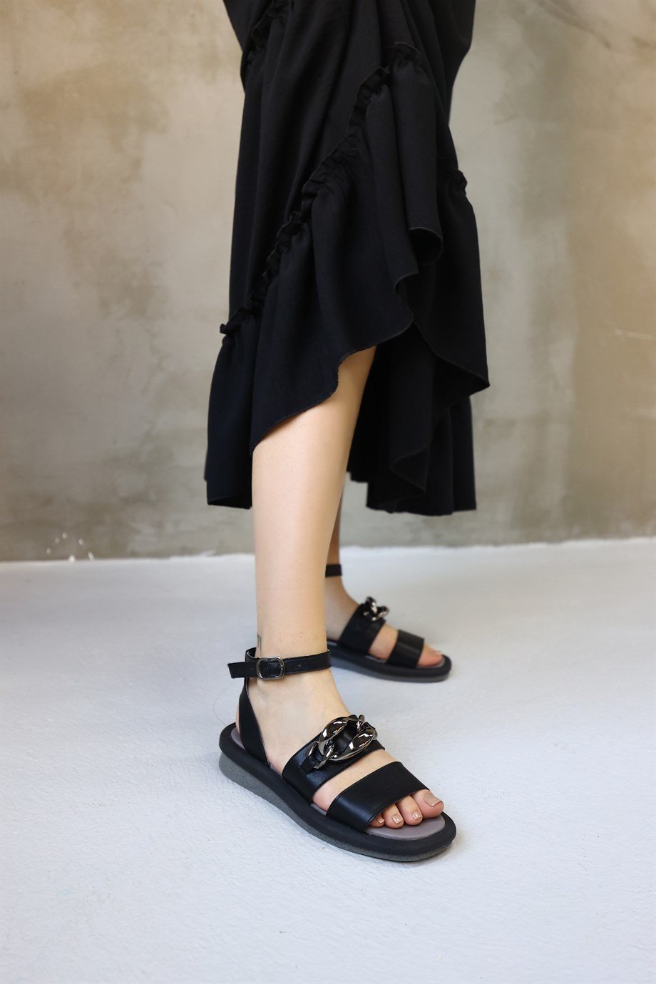  Lera Black Leather Silver Chain Accessory Sandals