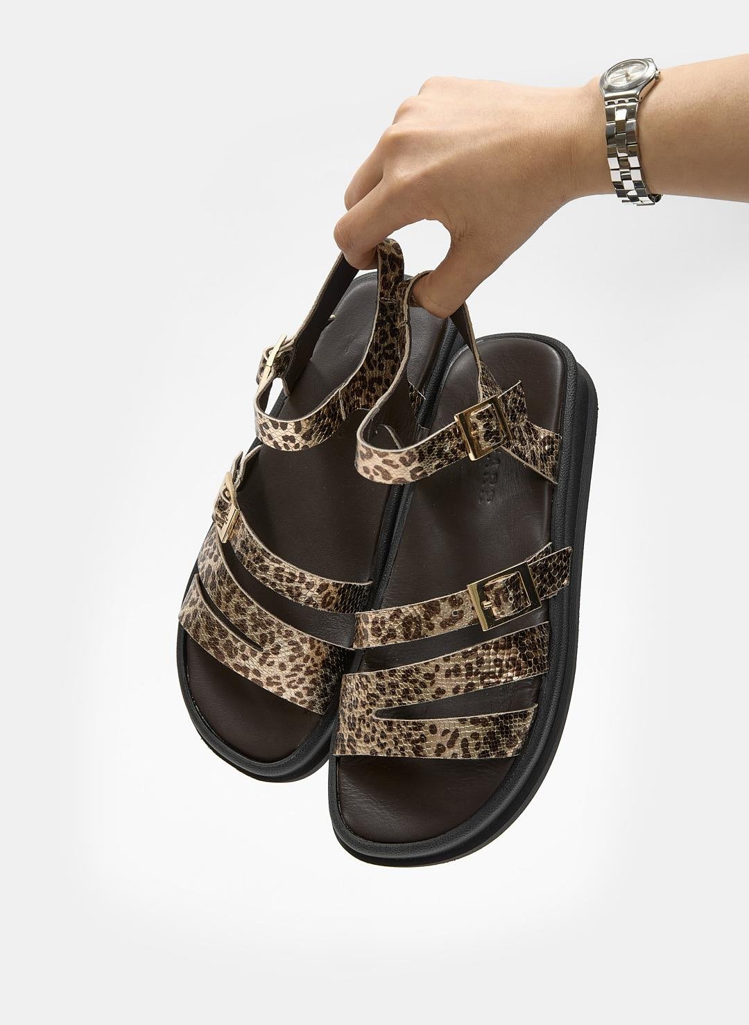 Licina Siyah Hakiki Deri Leopar Desenli Kadın Sandalet