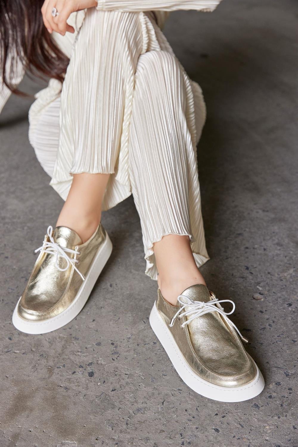 Lovely Gold Hakiki Deri Kadın Sneaker