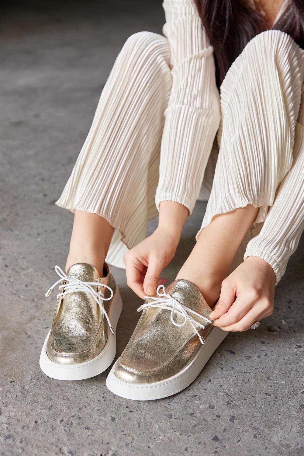 Lovely Gold Hakiki Deri Kadın Sneaker