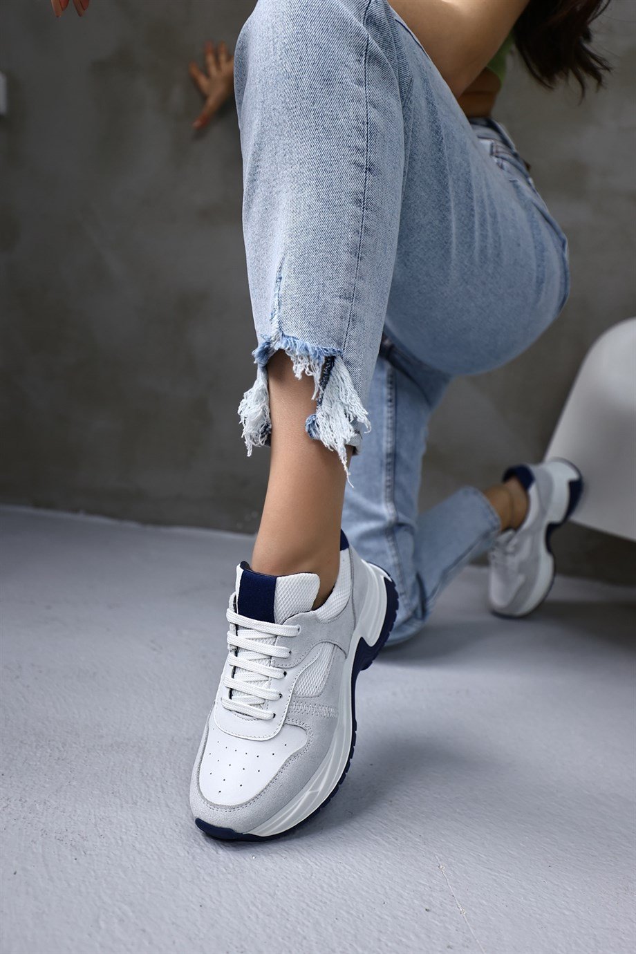 Luiza Beyaz/Lacivert Hakiki Süet Kadın Sneaker