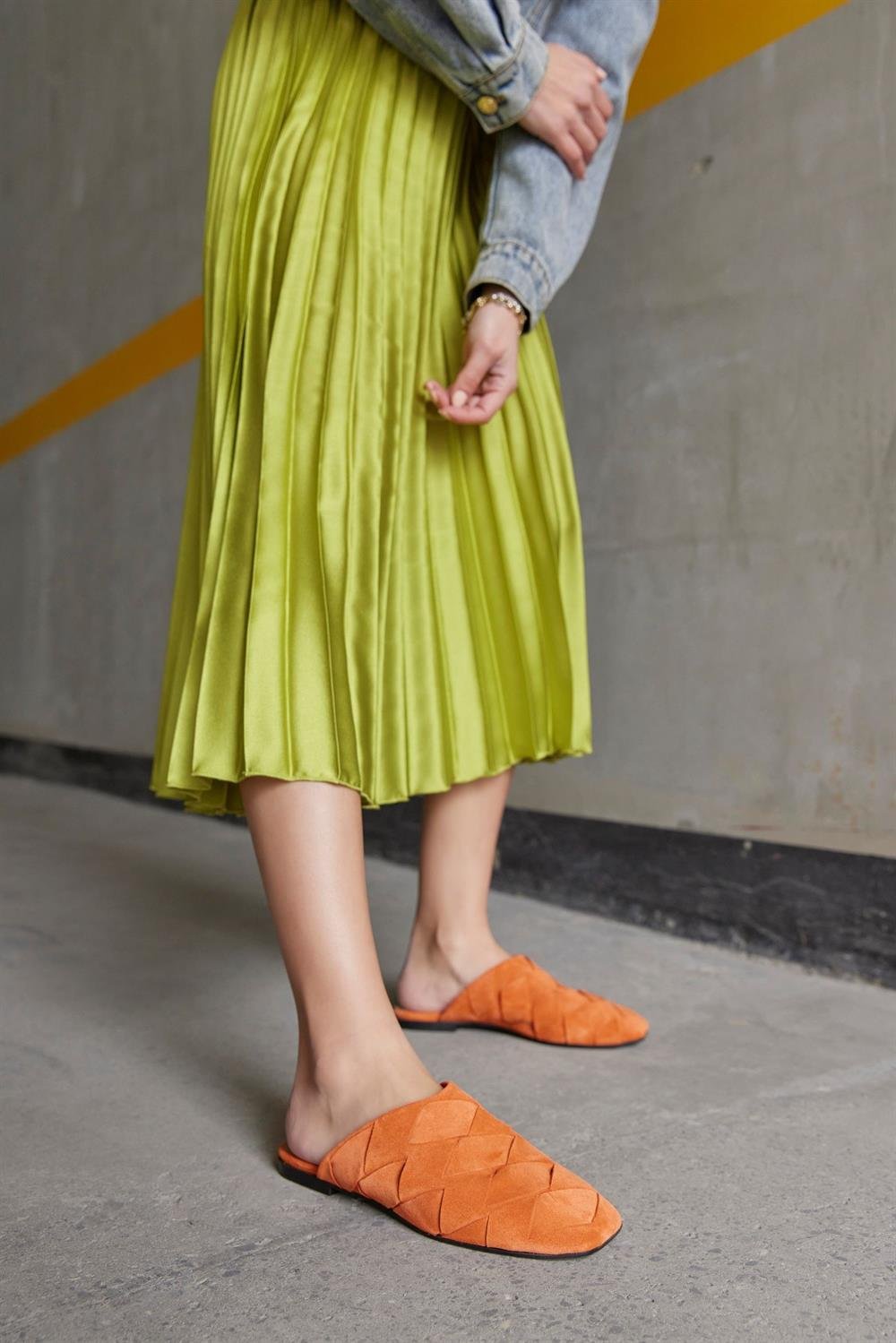 Lulu Turuncu Süet Kadın Terlik