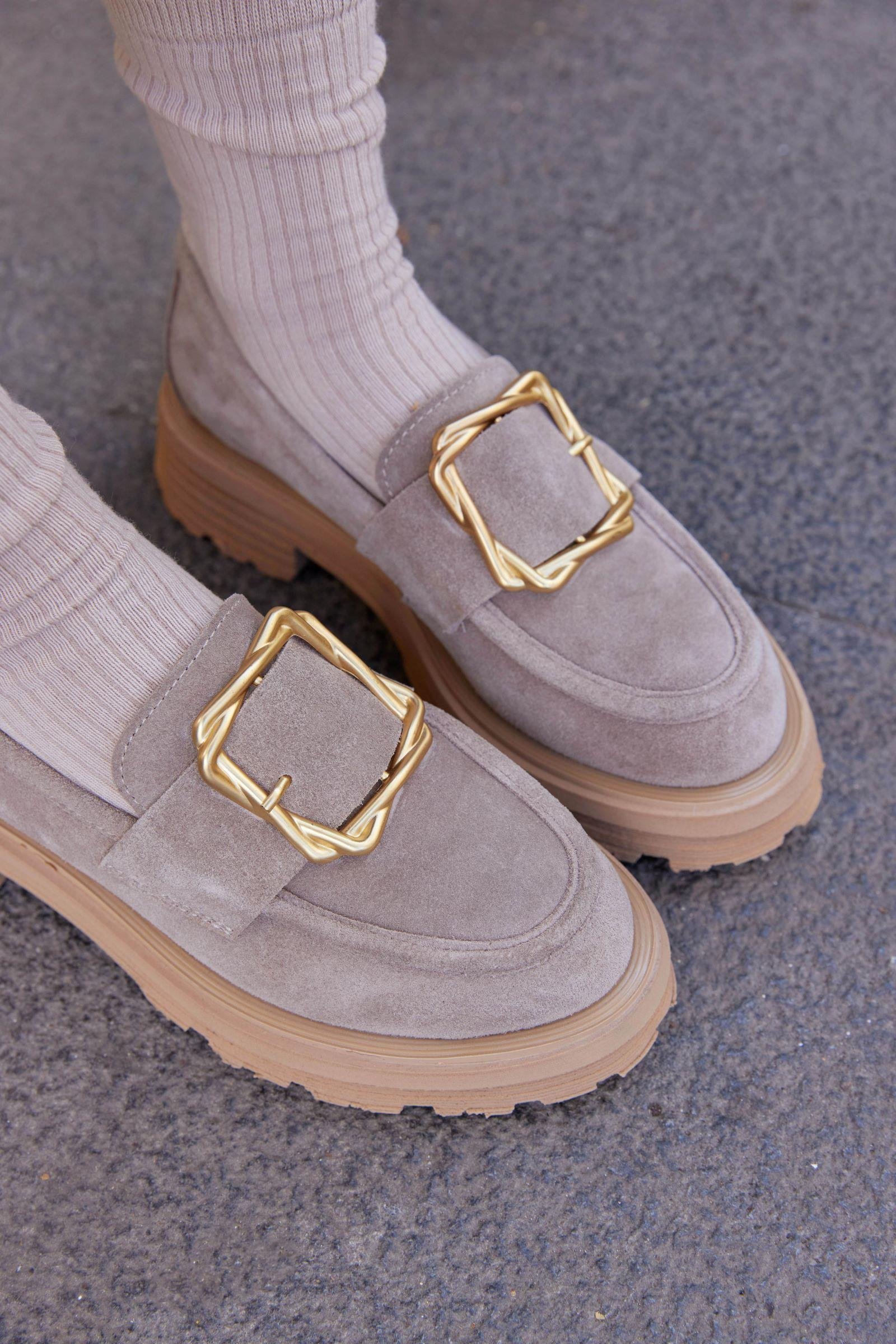 Maggie Bej Süet Hakiki Deri Altın Tokalı Kadın Loafer