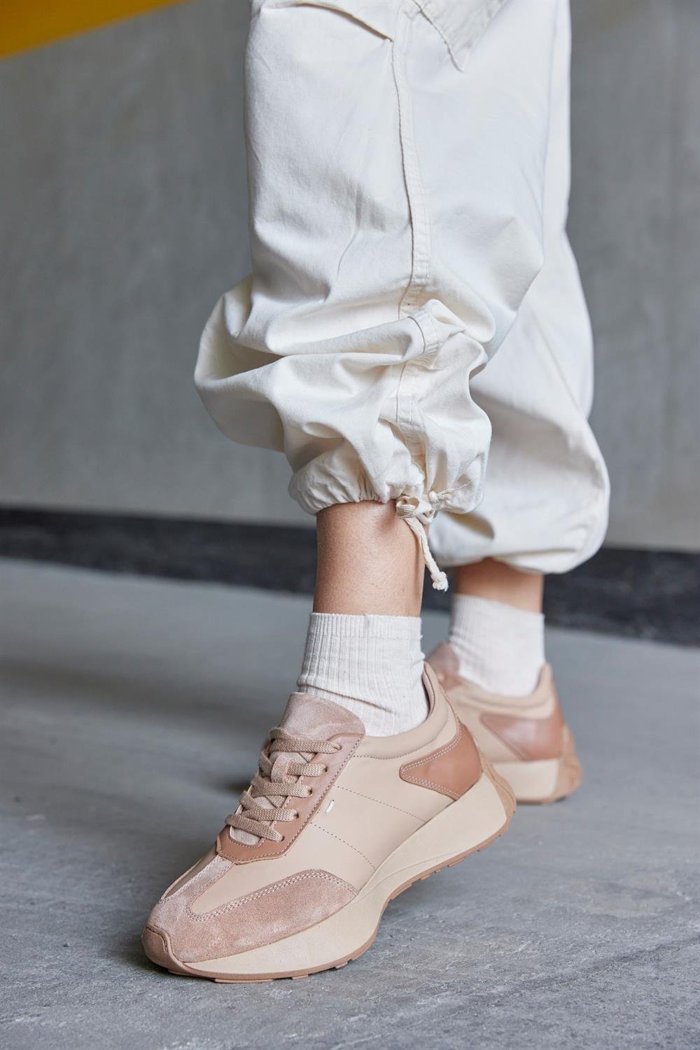 Male Bej Hakiki Süet Kadın Sneaker