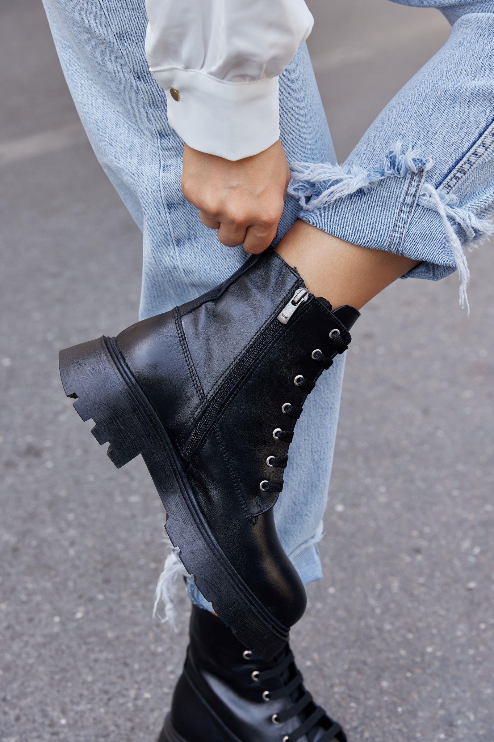 Maluma Siyah Hakiki Deri Bağcıklı Kadın Bot