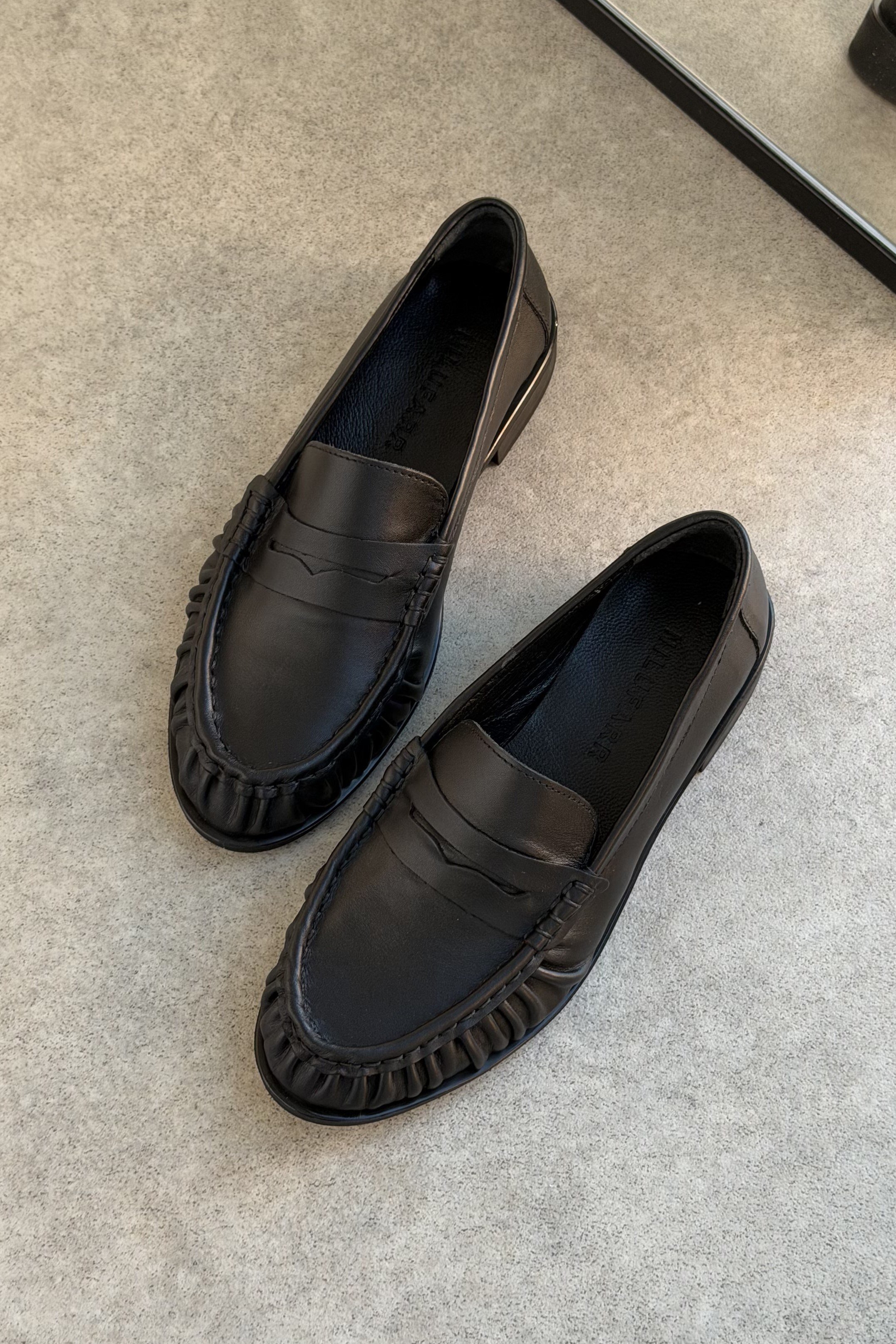 Mante Siyah Hakiki Deri Kadın Loafer Ayakkabı