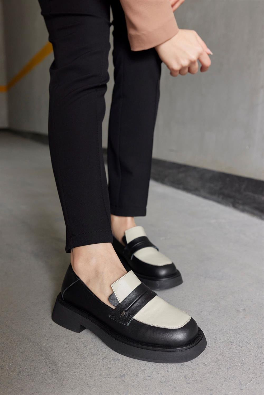 Marissa Siyah/Bej Hakiki Deri Kadın Loafer