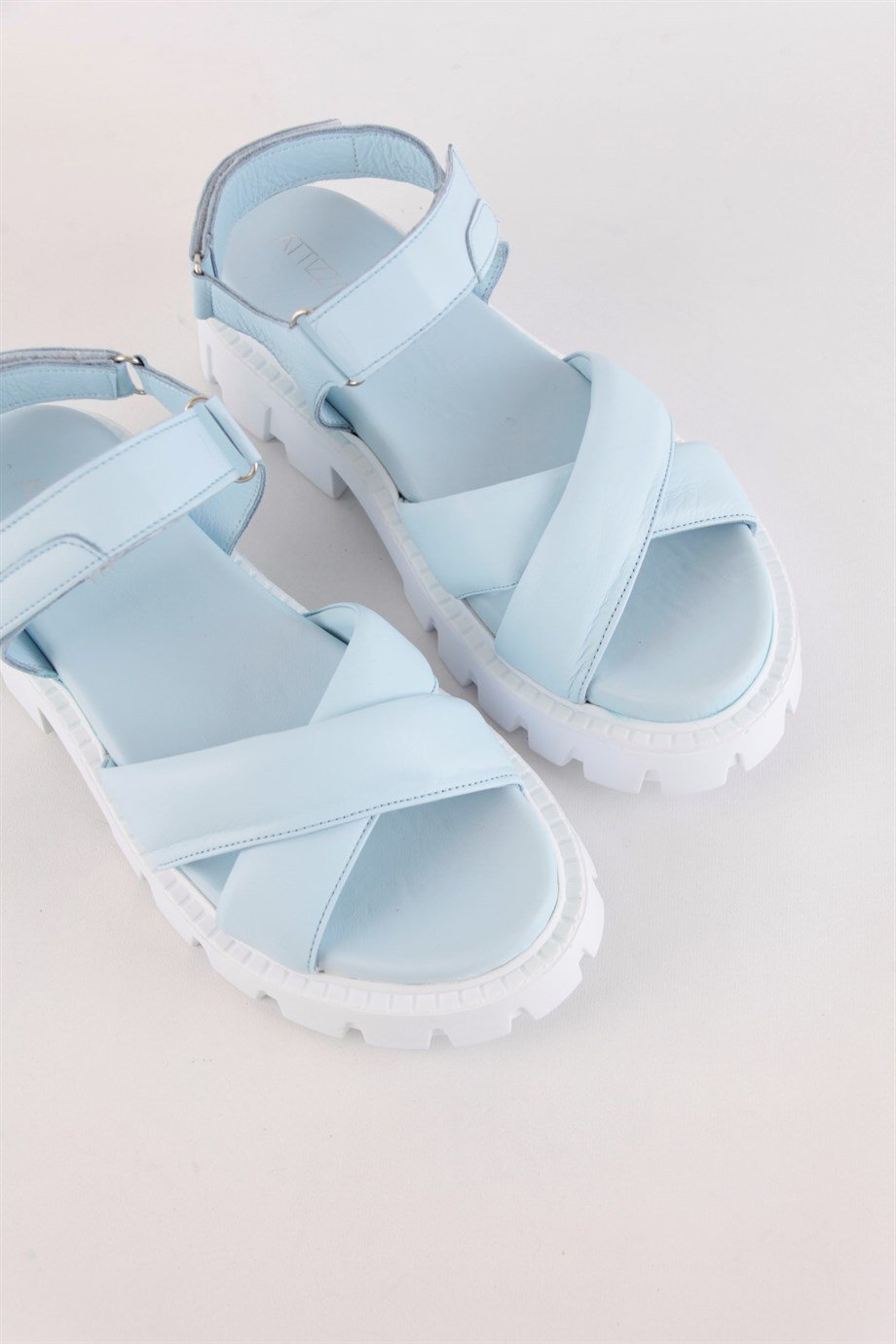 Marla Bebe Mavi Hakiki Deri Kalın Tabanlı Kadın Sandalet