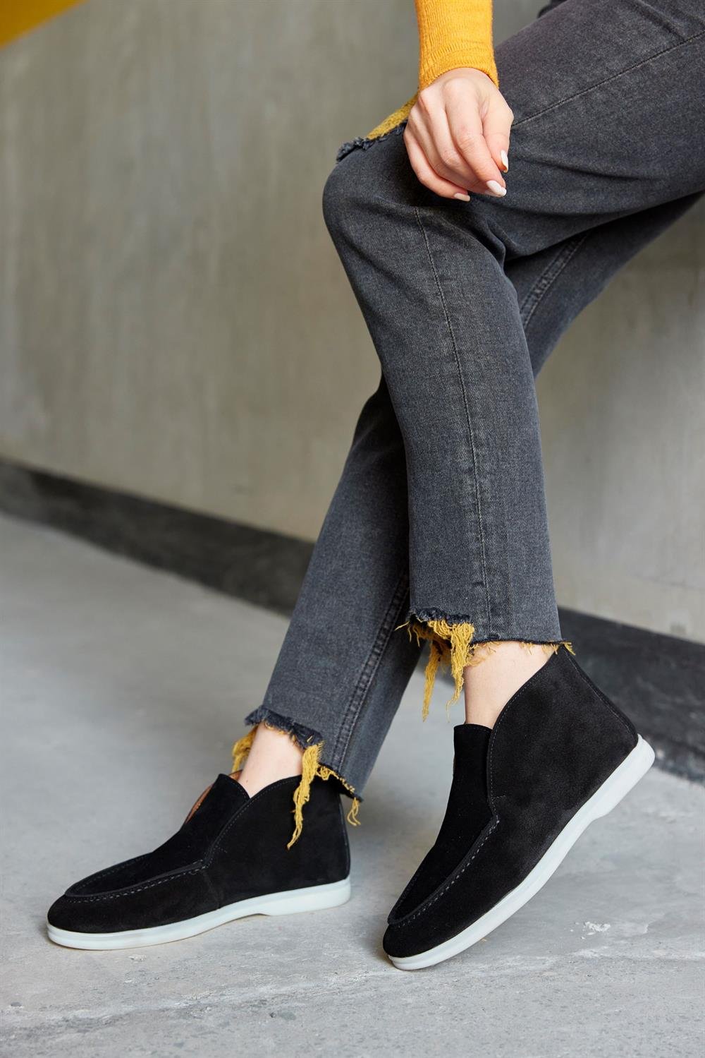 Megi Women's Black Suede Casual Shoes