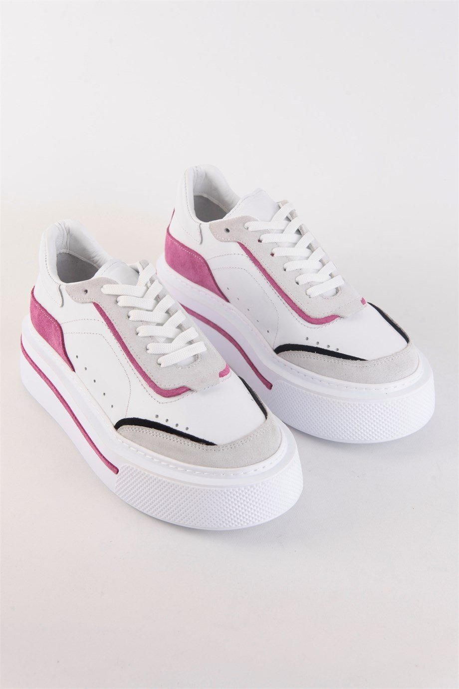 Mika Beyaz/Fuşya Hakiki Deri Bağcıklı Kadın Sneaker