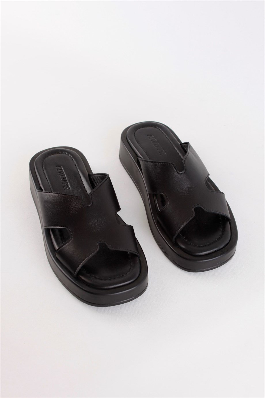 Mika Siyah Hakiki Deri Kadın Terlik