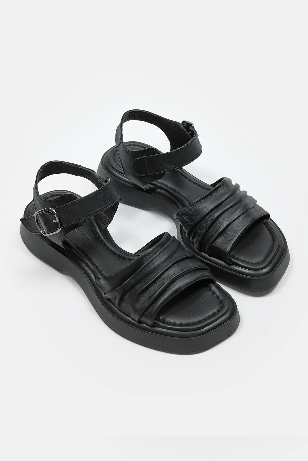 Miki Siyah Hakiki Deri Kadın Sandalet