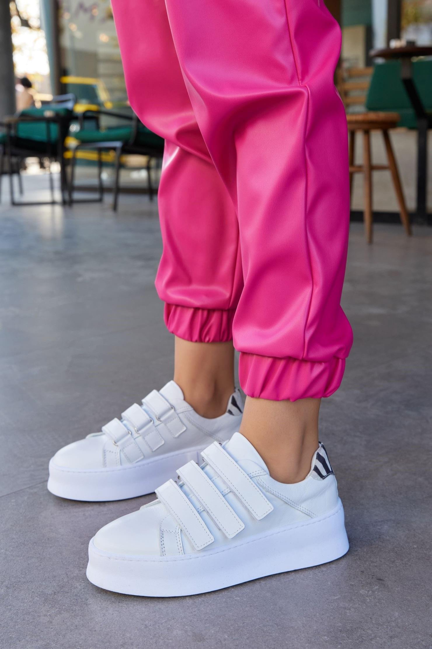 Mila Beyaz Hakiki Deri Zebra Detaylı Cırt Bantlı Kadın Sneaker