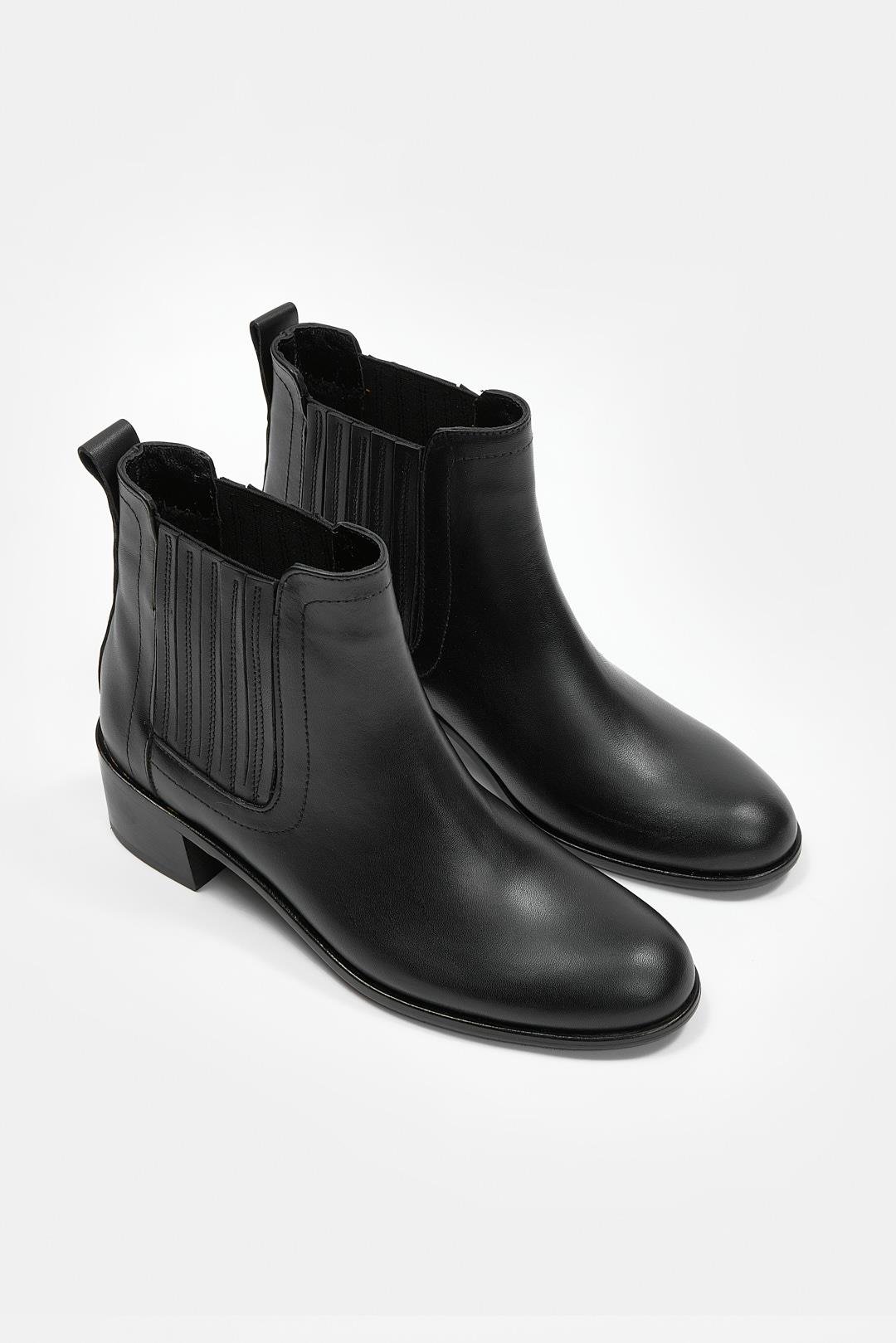 Milazzo Siyah Hakiki Deri Kısa Topuklu Bot