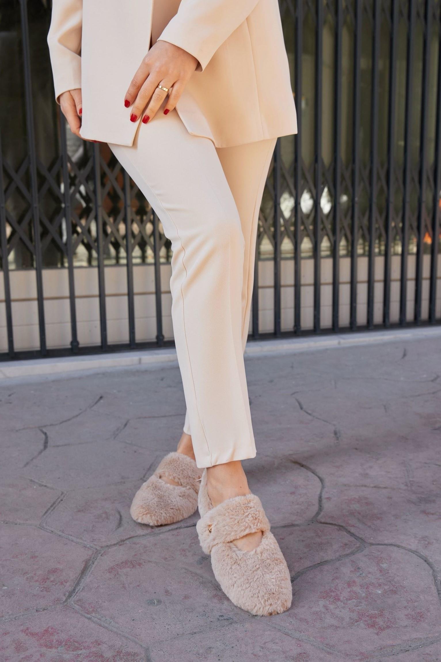 Milky Bej Peluş Kadın Babet