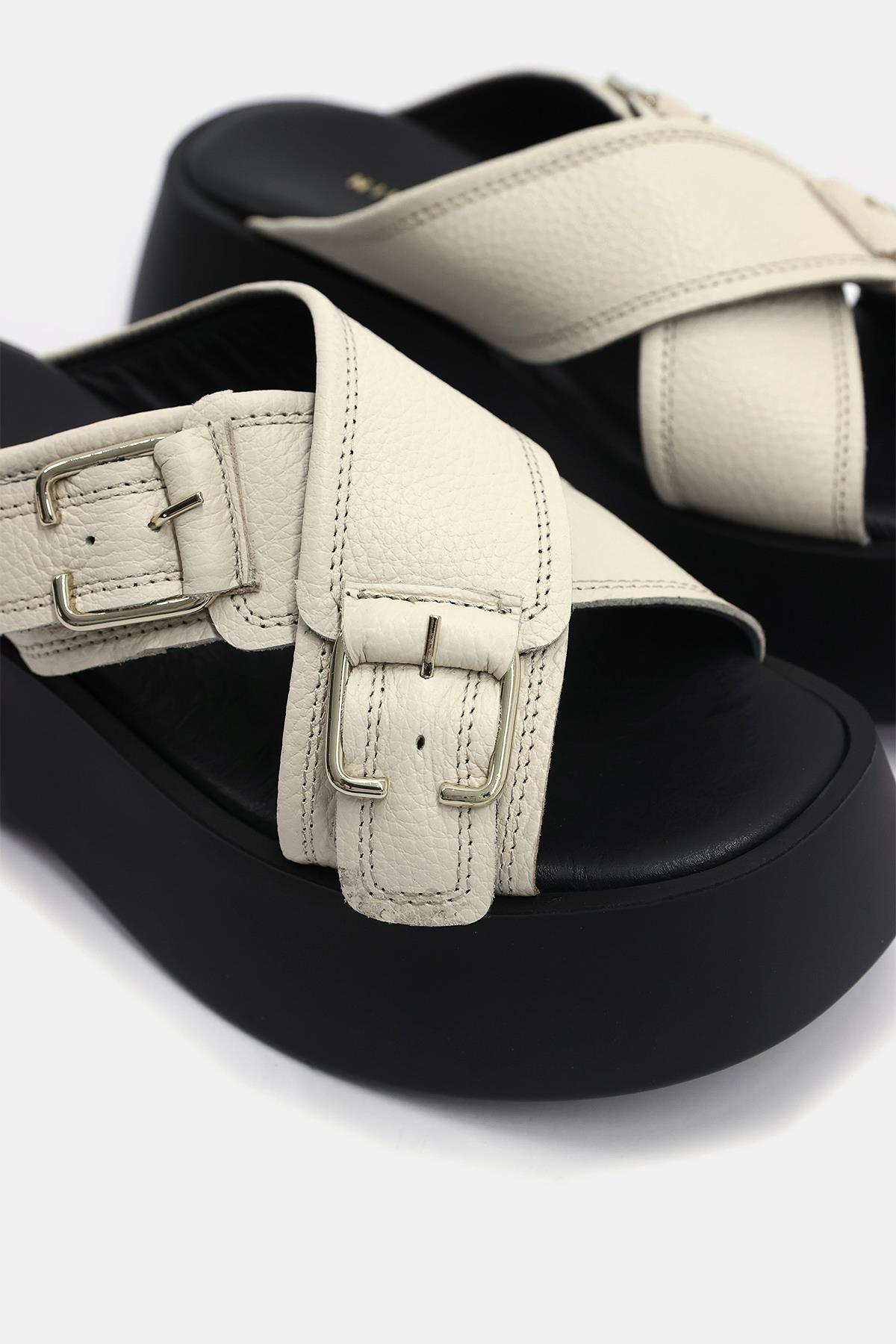 Mitta Bej Hakiki Deri Kalın Tabanlı Kadın Terlik