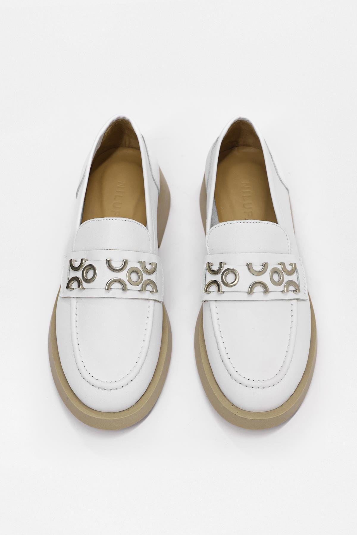 Morris Beyaz Hakiki Deri Gümüş Aksesuarlı Kadın Loafer