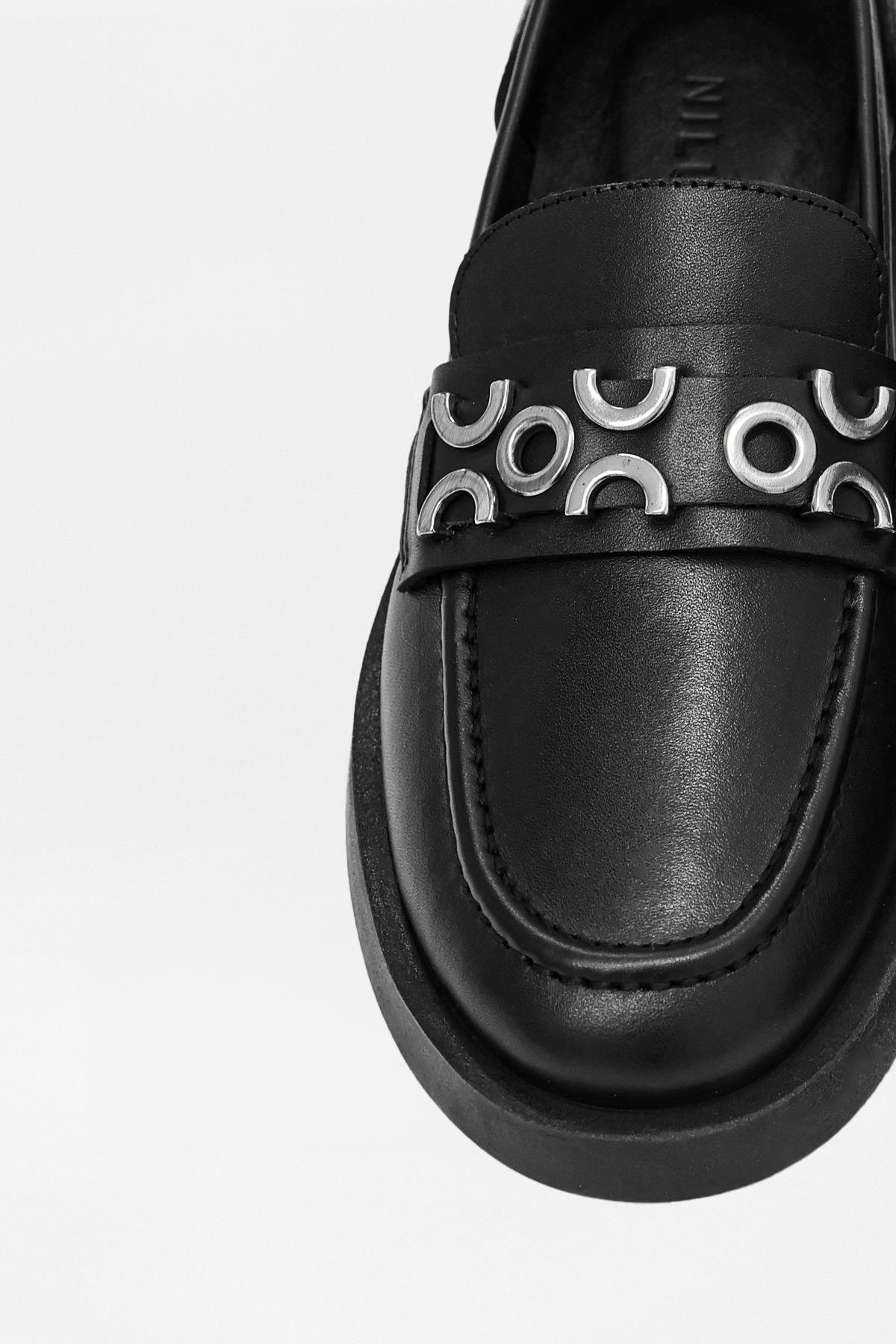 Morris Siyah Hakiki Deri Gümüş Aksesuarlı Kadın Loafer