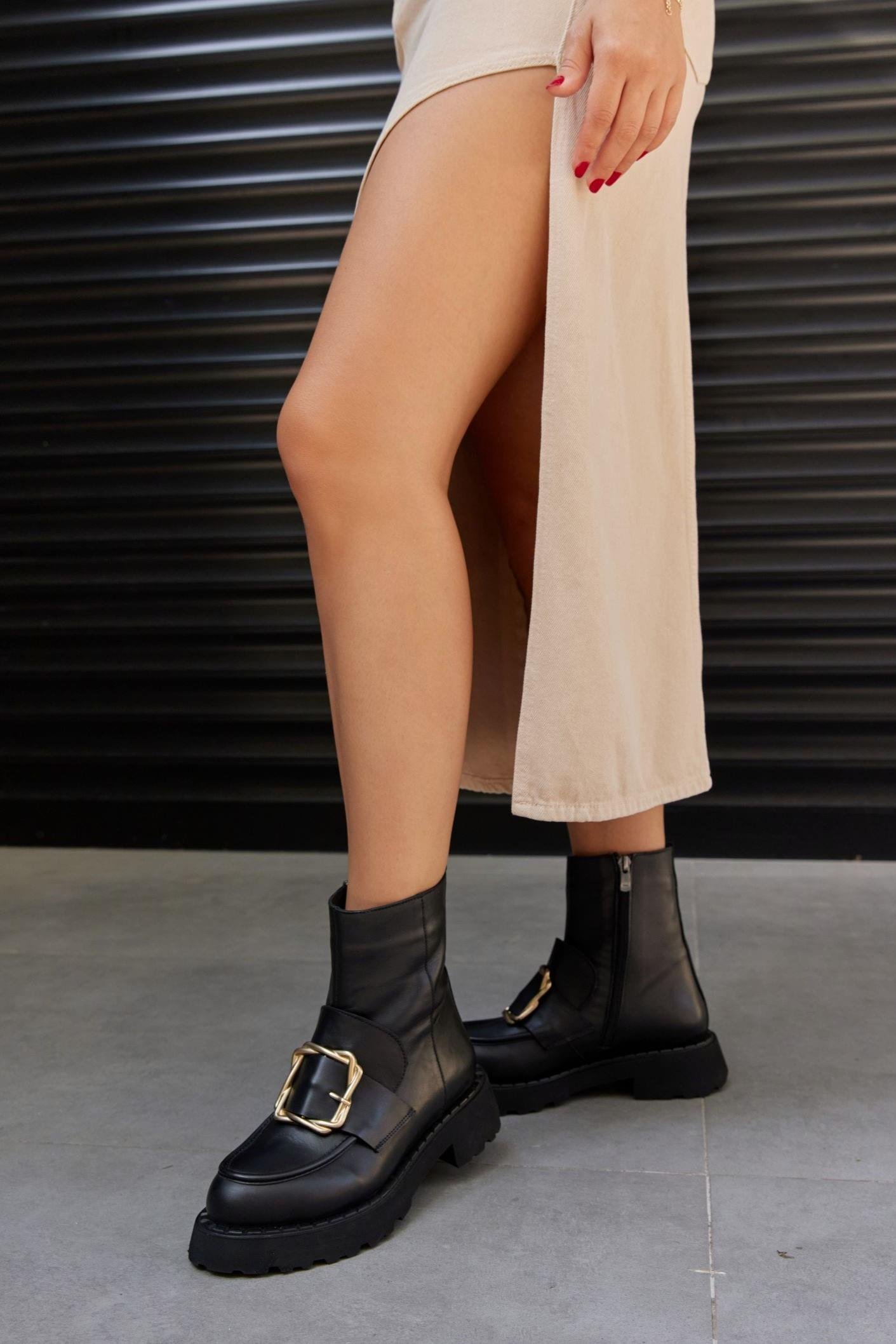 Napoli Siyah Hakiki Deri Altın Tokalı Kadın Bot