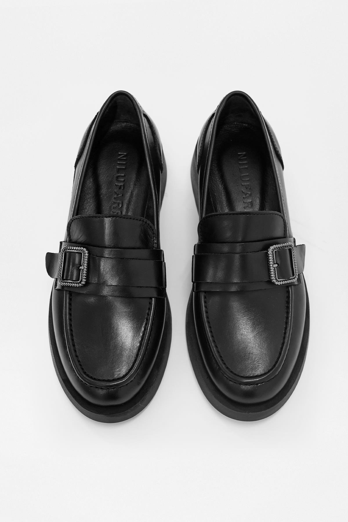 Neva Siyah Hakiki Deri Gümüş Tokalı Kadın Loafer