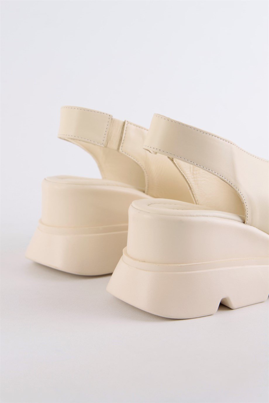 Неоми Телесные Сандалии из Натуральной Кожи на Толстой Подошве