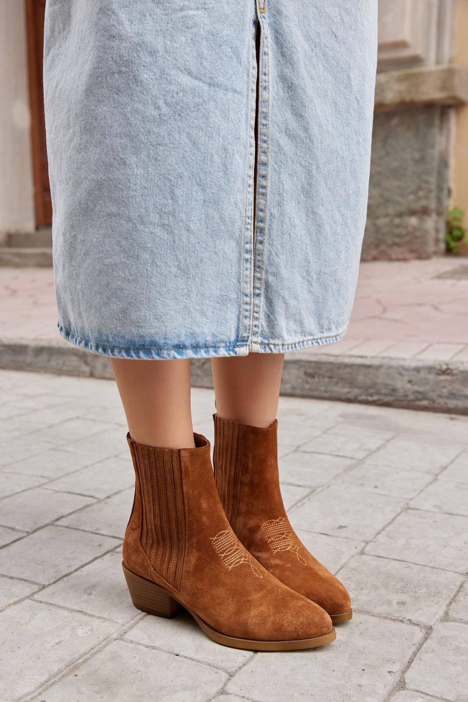 Novella Taba Süet Hakiki Deri Kısa Topuklu Kadın Bot