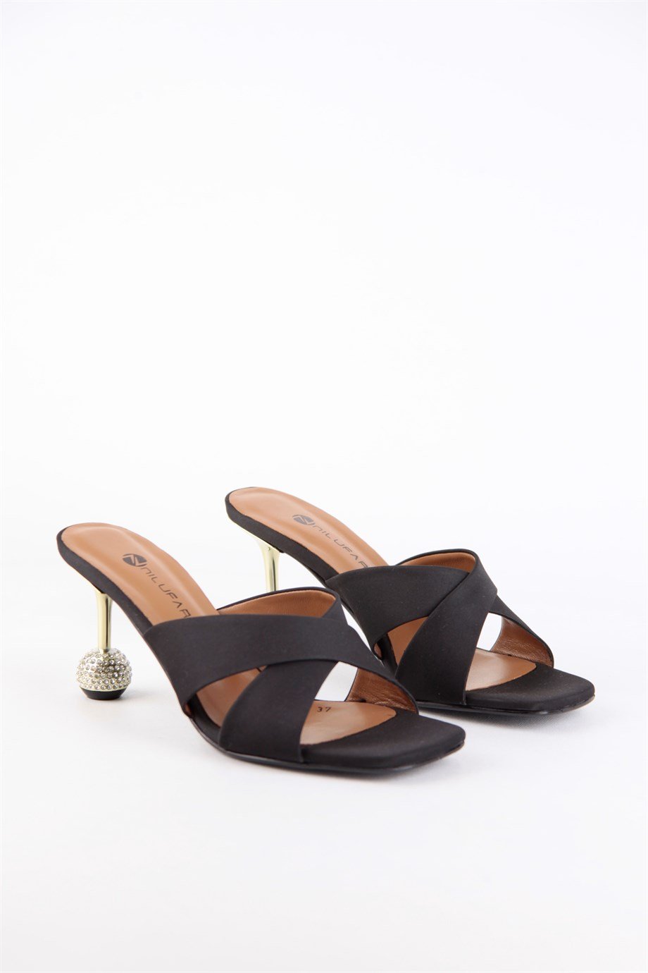 Olina Siyah Hakiki Deri Taş Detaylı Kadın Topuklu Terlik