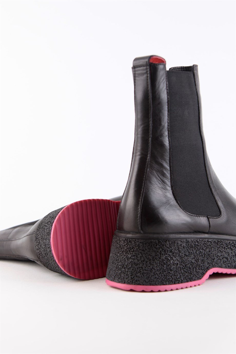 Pamela Siyah Hakiki Deri Fuşya Tabanlı Kadın Bot