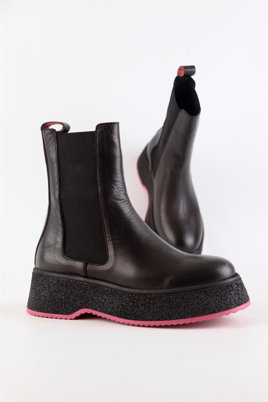 Pamela Siyah Hakiki Deri Fuşya Tabanlı Kadın Bot
