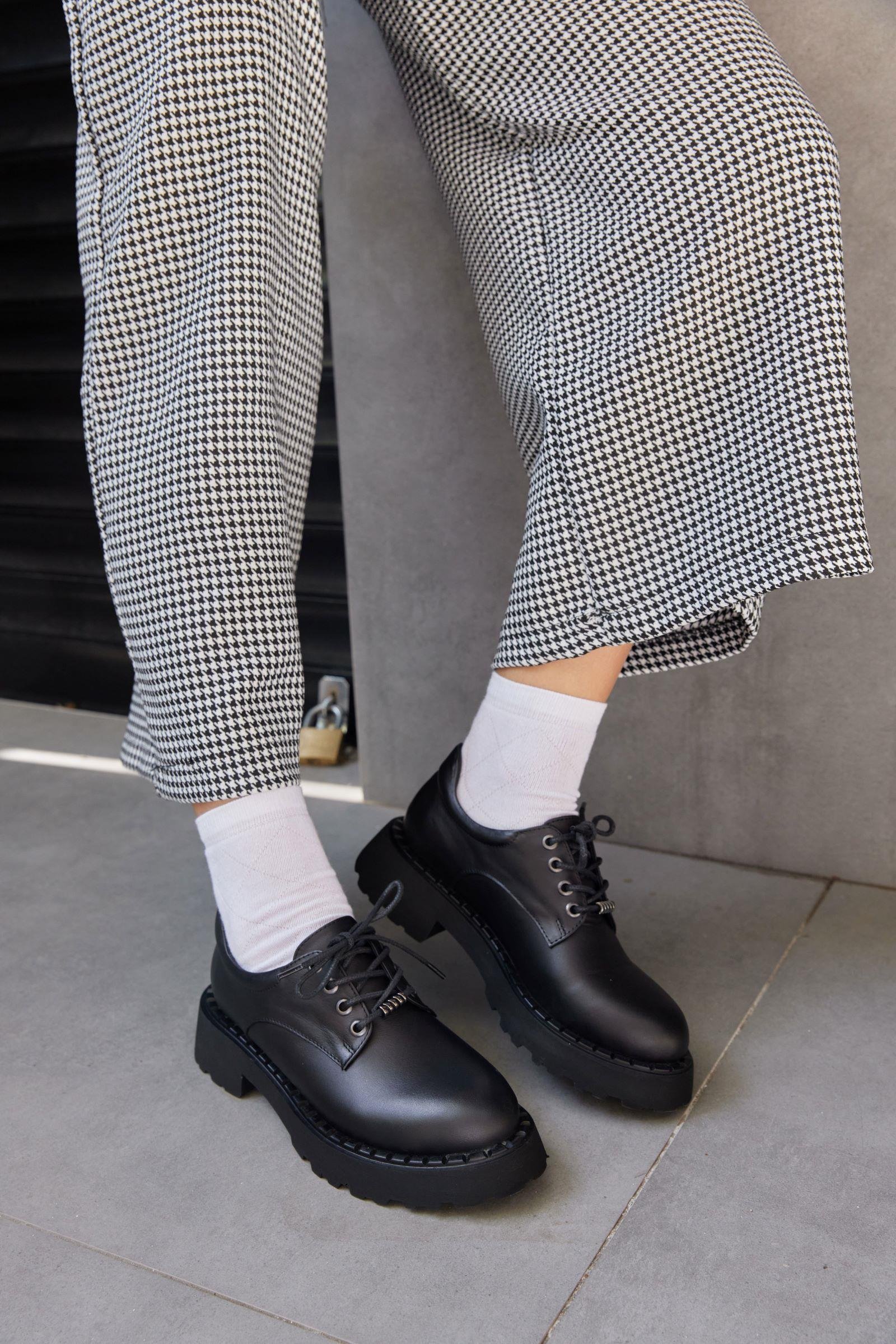 Pavia Siyah Hakiki Deri Bağcıklı Kadın Loafer