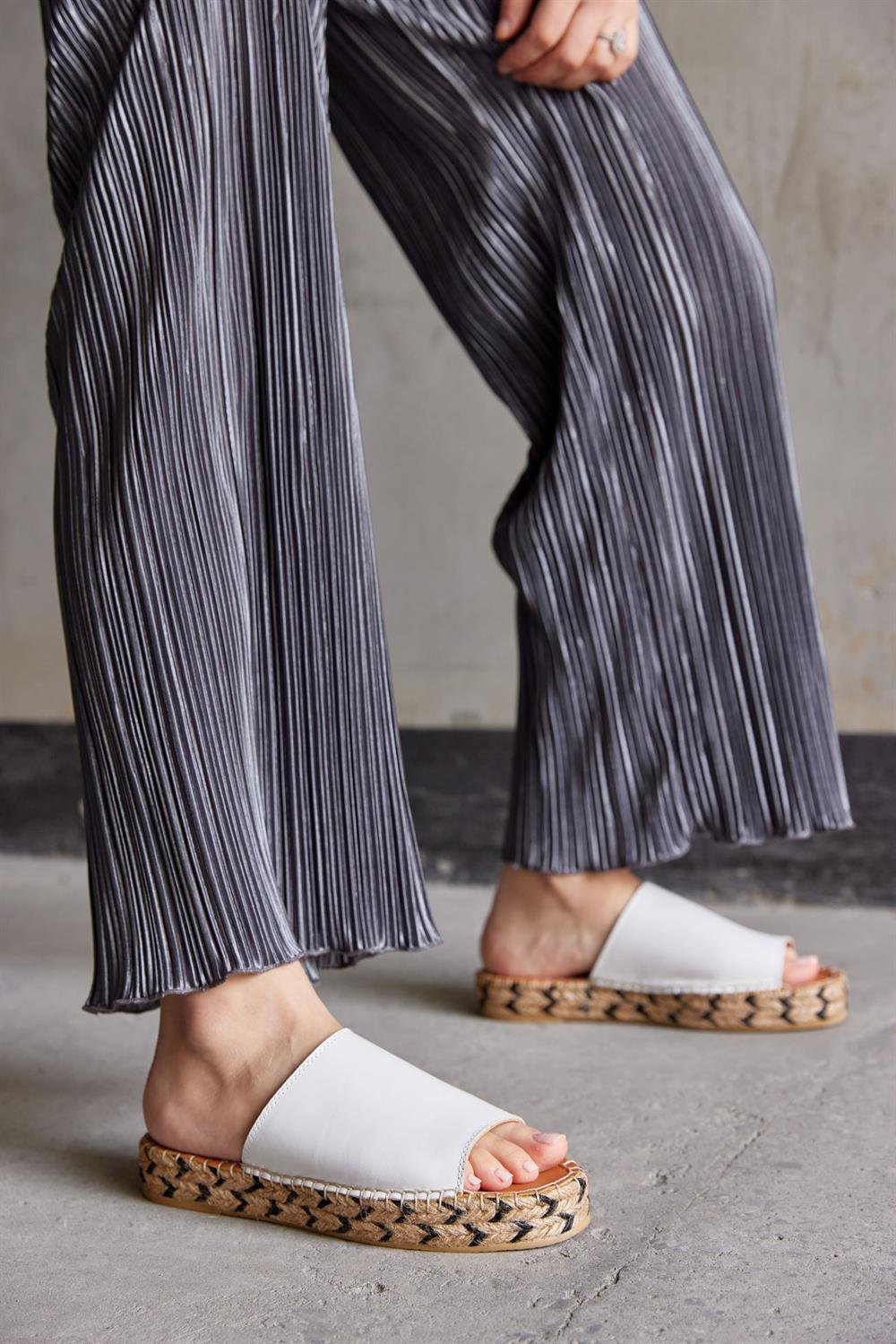 Pera White Leather Women's Espadrilles Slippers