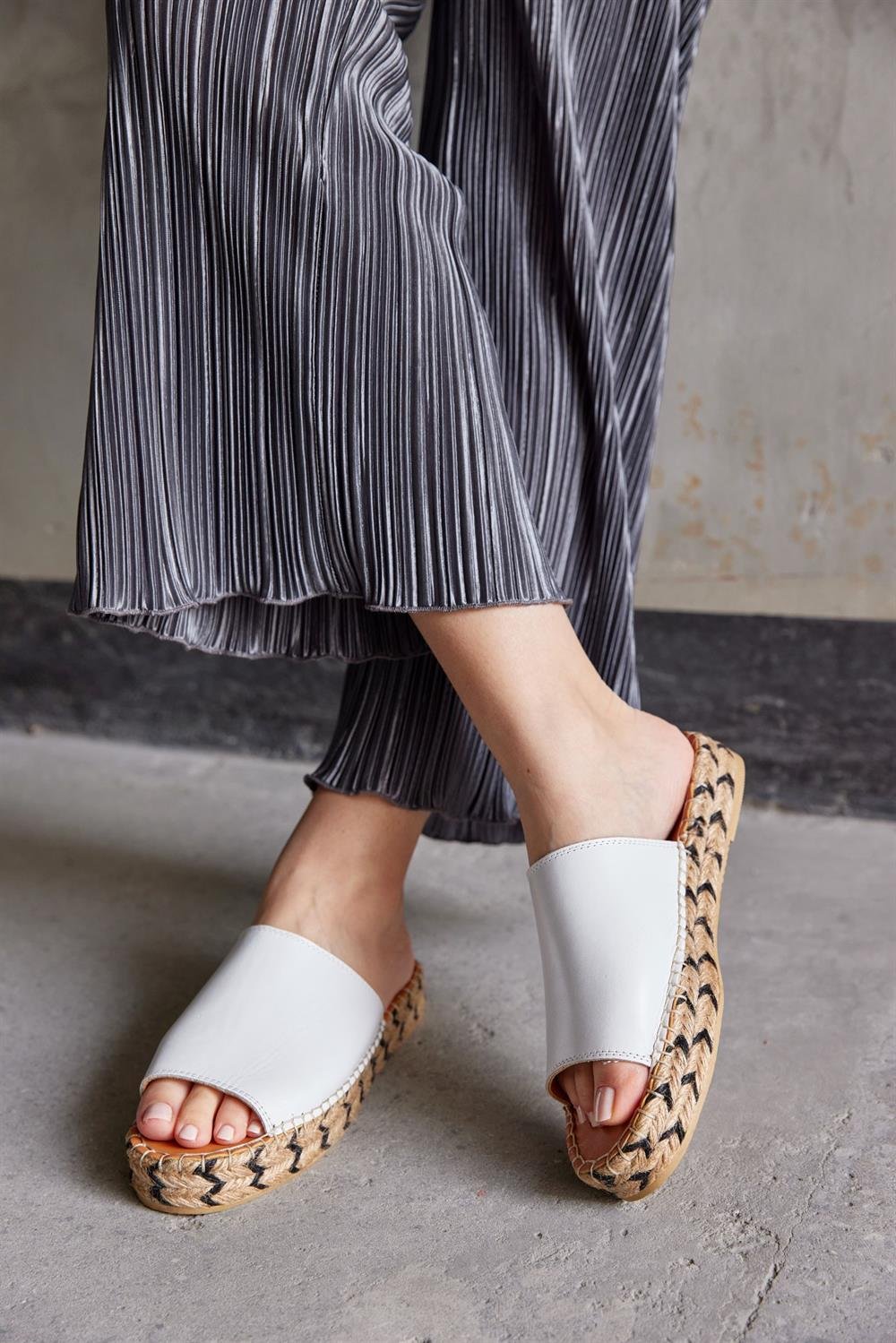 Pera White Leather Women's Espadrilles Slippers